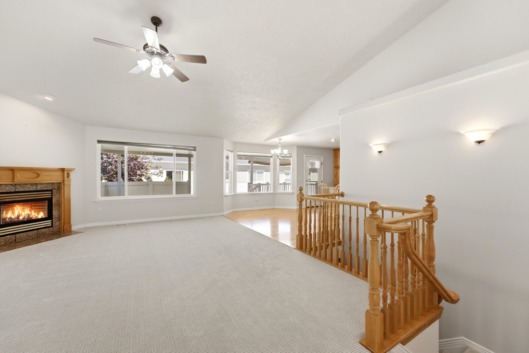  Rarely Available 55+ Home in The Vistas at Riverbend - 物件實景