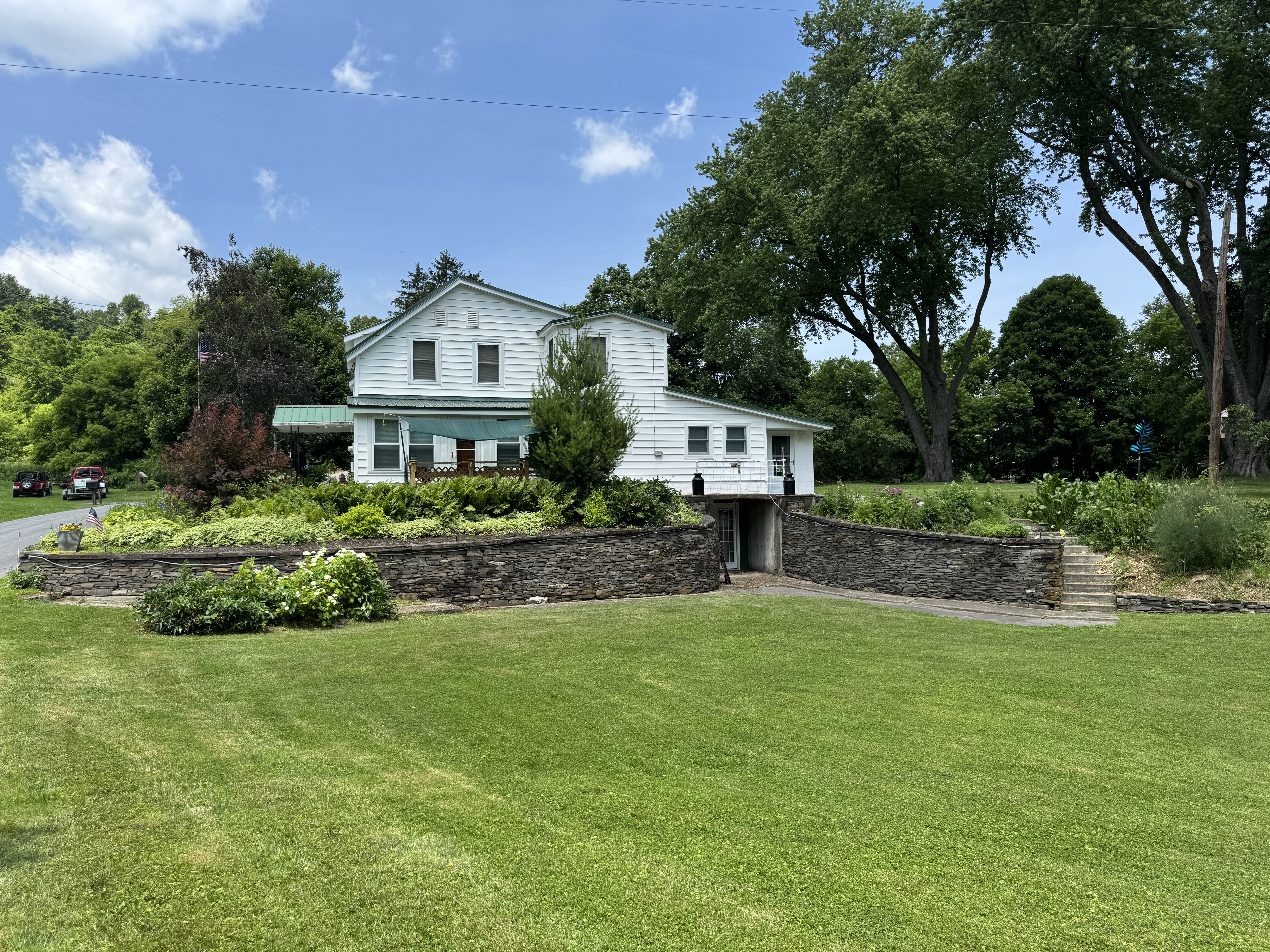 Catskill, New York, 12414, United States, 6 Bedrooms Bedrooms, ,3 BathroomsBathrooms,Residential,For Sale,1983582