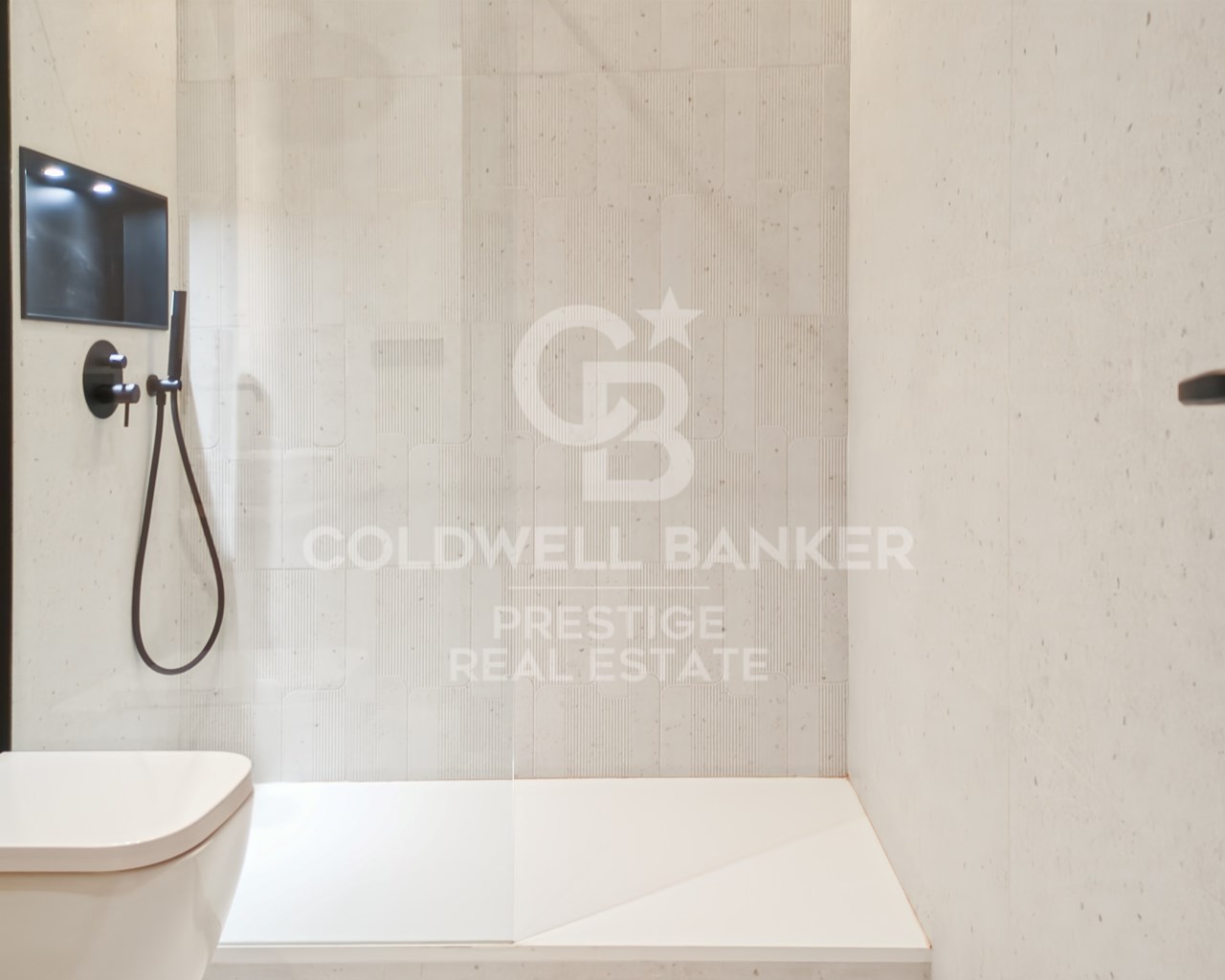 Barcelona, Catalonia, ES, 4 Bedrooms Bedrooms, ,2 BathroomsBathrooms,Residential,For Sale,1708054