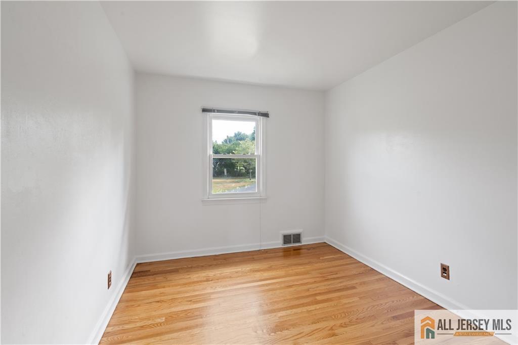Piscataway, New Jersey, 08854, United States, 3 Bedrooms Bedrooms, ,2 BathroomsBathrooms,Residential,For Sale,1940160