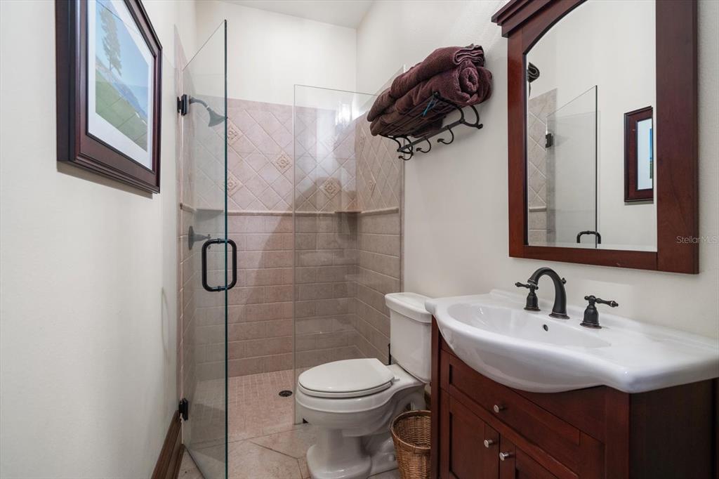 Largo, Florida, 33774, United States, 5 Bedrooms Bedrooms, ,7 BathroomsBathrooms,Residential,For Sale,1876225