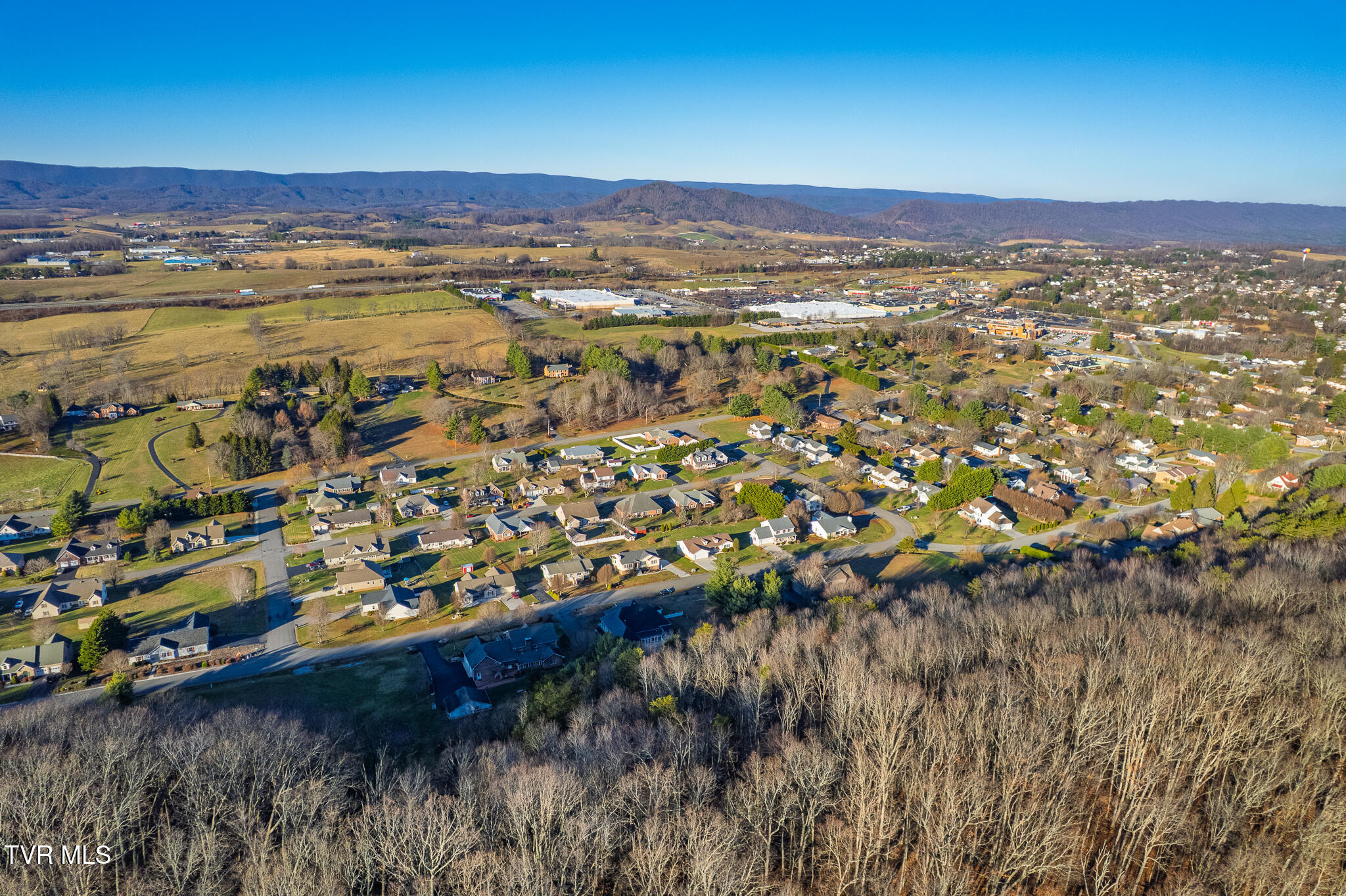 Wytheville, Virginia, 24382, United States, 4 Bedrooms Bedrooms, ,3 BathroomsBathrooms,Residential,For Sale,2005491