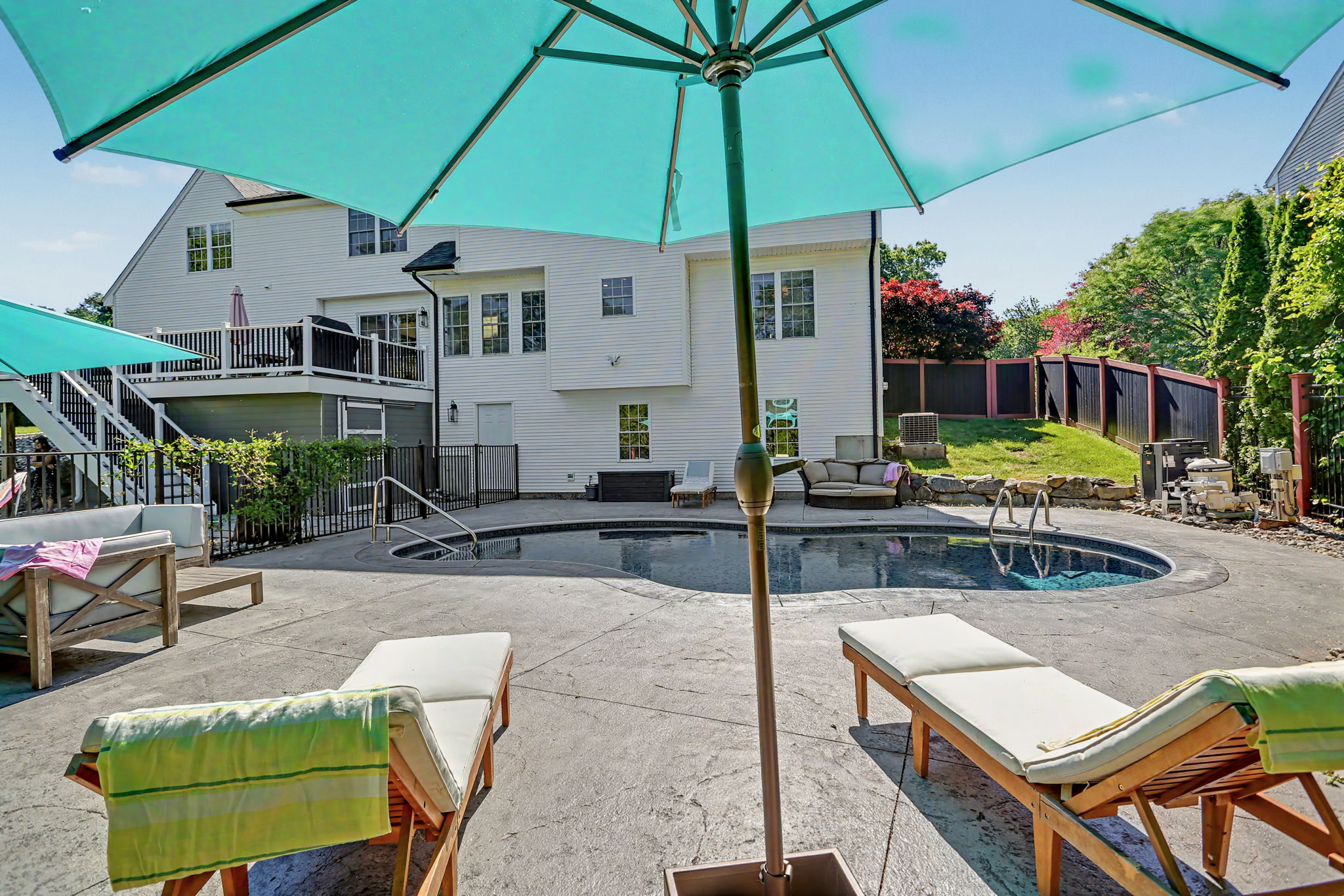  Modernized Milford Colonial with Private Pool Oasis - 物件實景