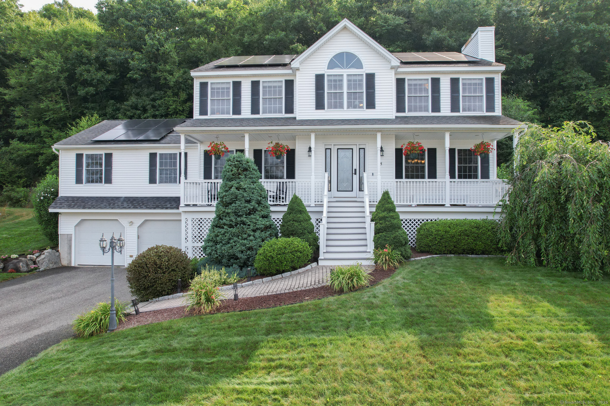 Naugatuck, Connecticut, 06770, United States, 4 Bedrooms Bedrooms, ,3 BathroomsBathrooms,Residential,For Sale,1938960