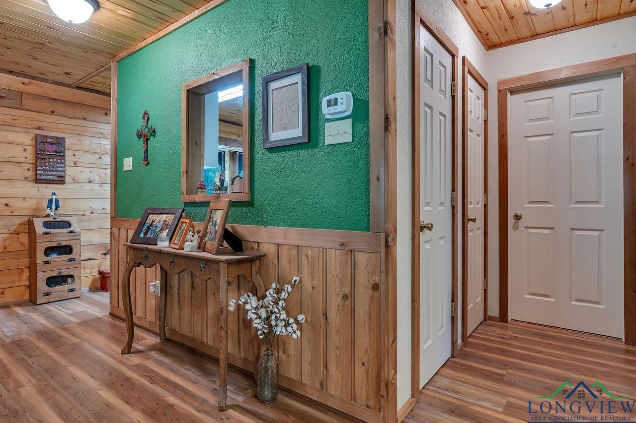 Marshall, Texas, 75672, United States, 3 Bedrooms Bedrooms, ,3 BathroomsBathrooms,Residential,For Sale,1906787