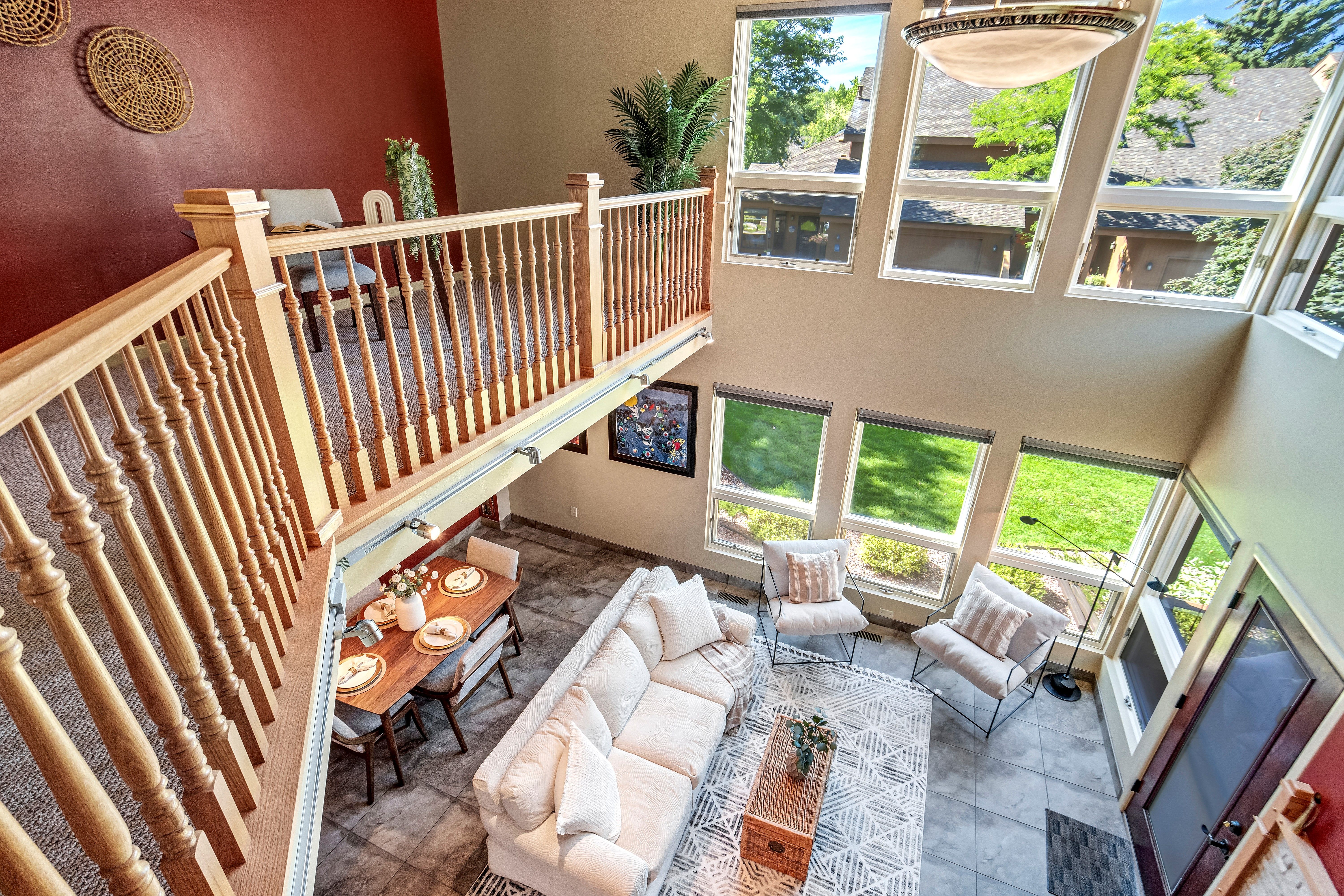  Elevated Townhome Living in a Park-Like Setting - 物件實景