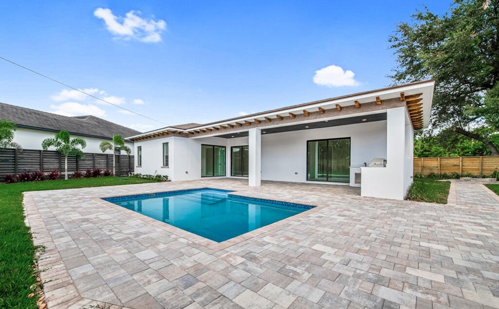 Palm Springs, Florida, 33461, United States, 4 Bedrooms Bedrooms, ,5 BathroomsBathrooms,Residential,For Sale,1835597