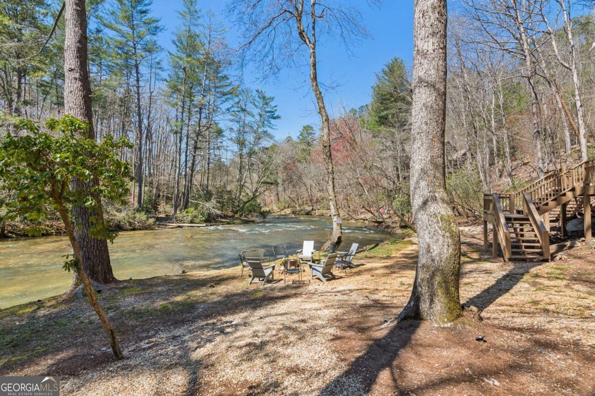 Ellijay, Georgia, 30536, United States, 5 Bedrooms Bedrooms, ,4 BathroomsBathrooms,Residential,For Sale,1880037