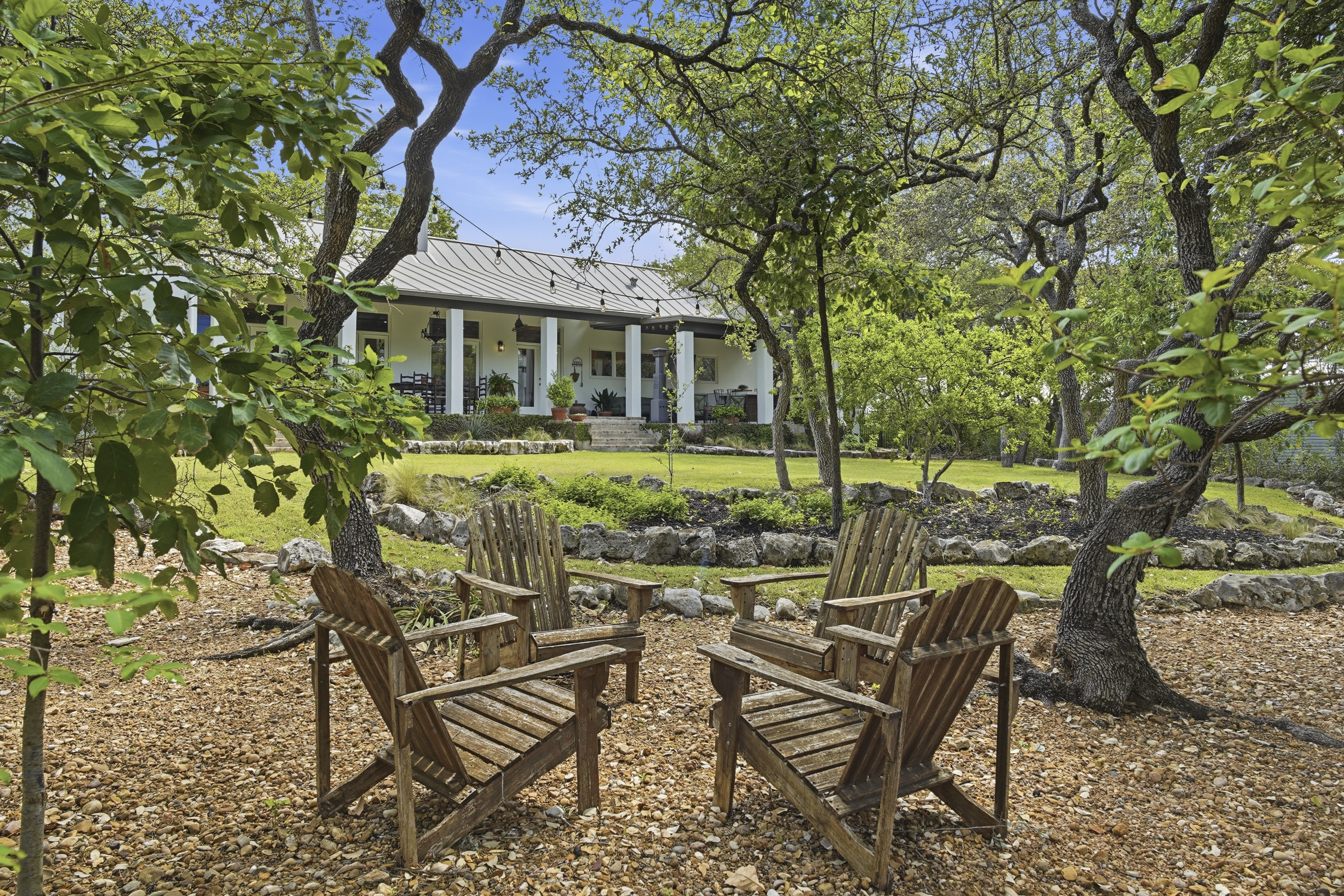  Custom-Designed Home on a 1-Acre - 物件實景