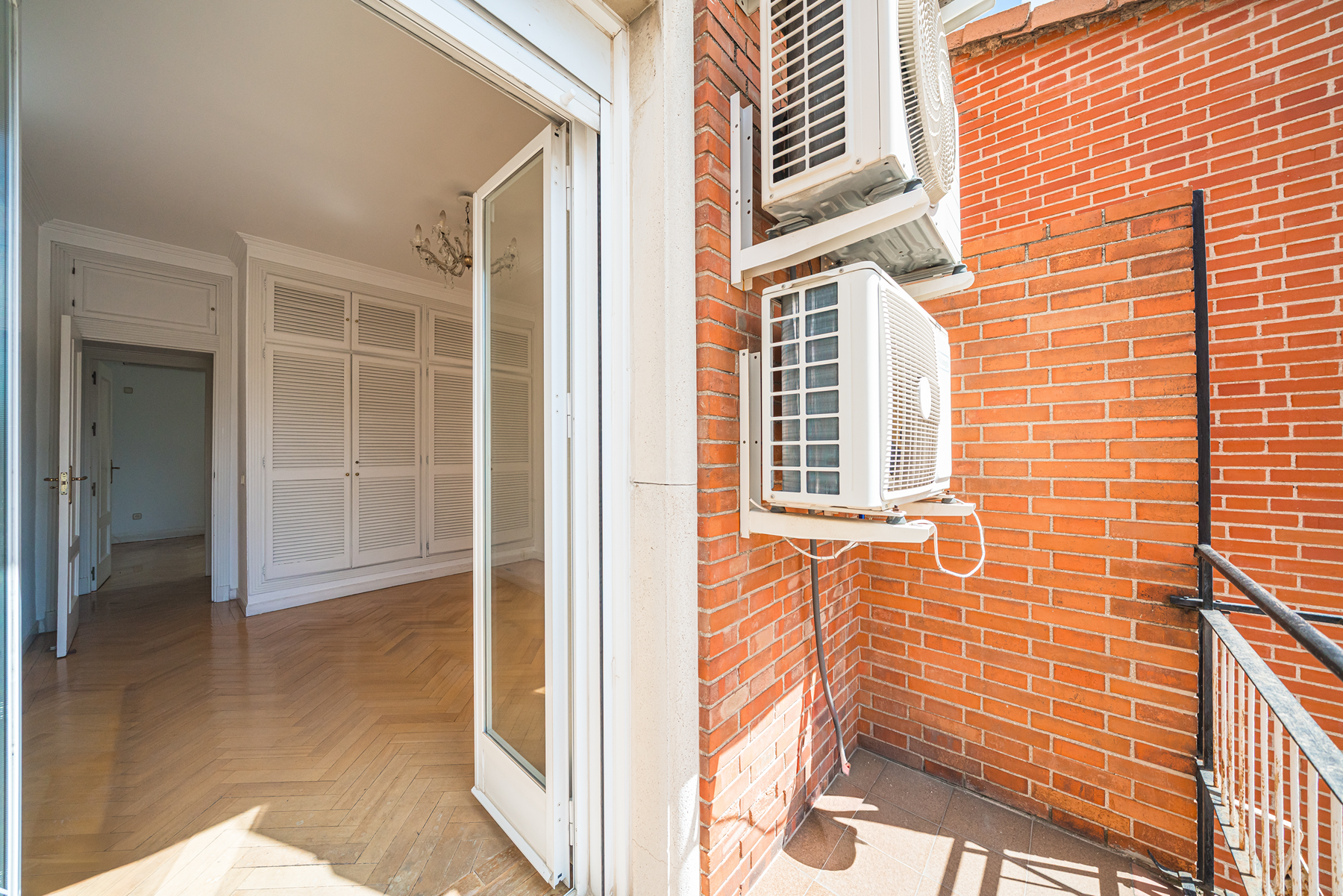 Very bright two-bedroom flat in Trafalgar - 物件實景