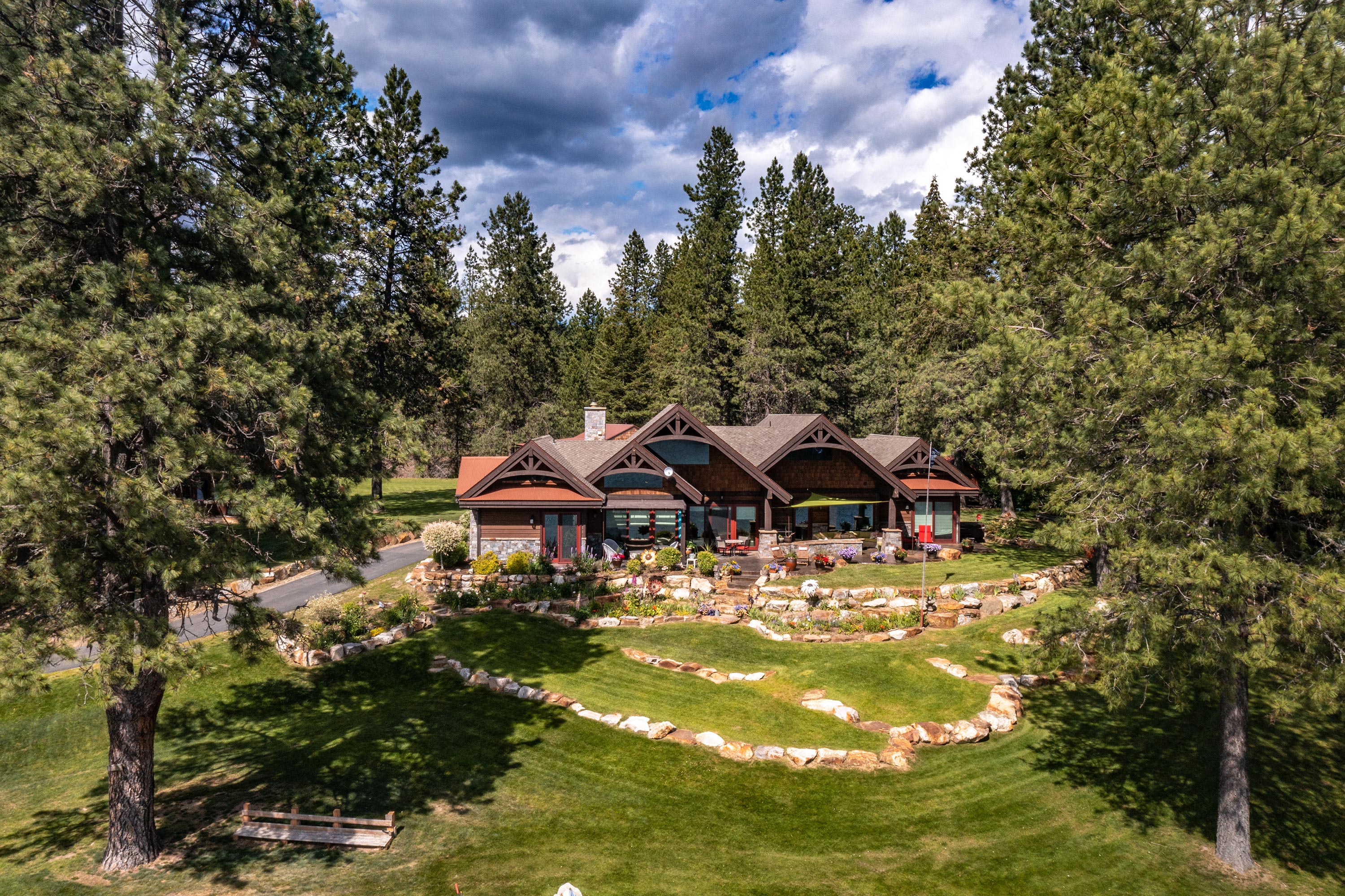 Sandpoint, Idaho, 83864, United States, 2 Bedrooms Bedrooms, ,4 BathroomsBathrooms,Residential,For Sale,1806623