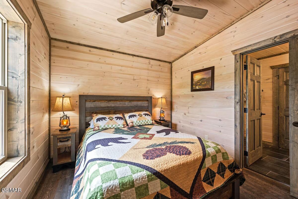 Gatlinburg, Tennessee, 37738, United States, 4 Bedrooms Bedrooms, ,5 BathroomsBathrooms,Residential,For Sale,2048286