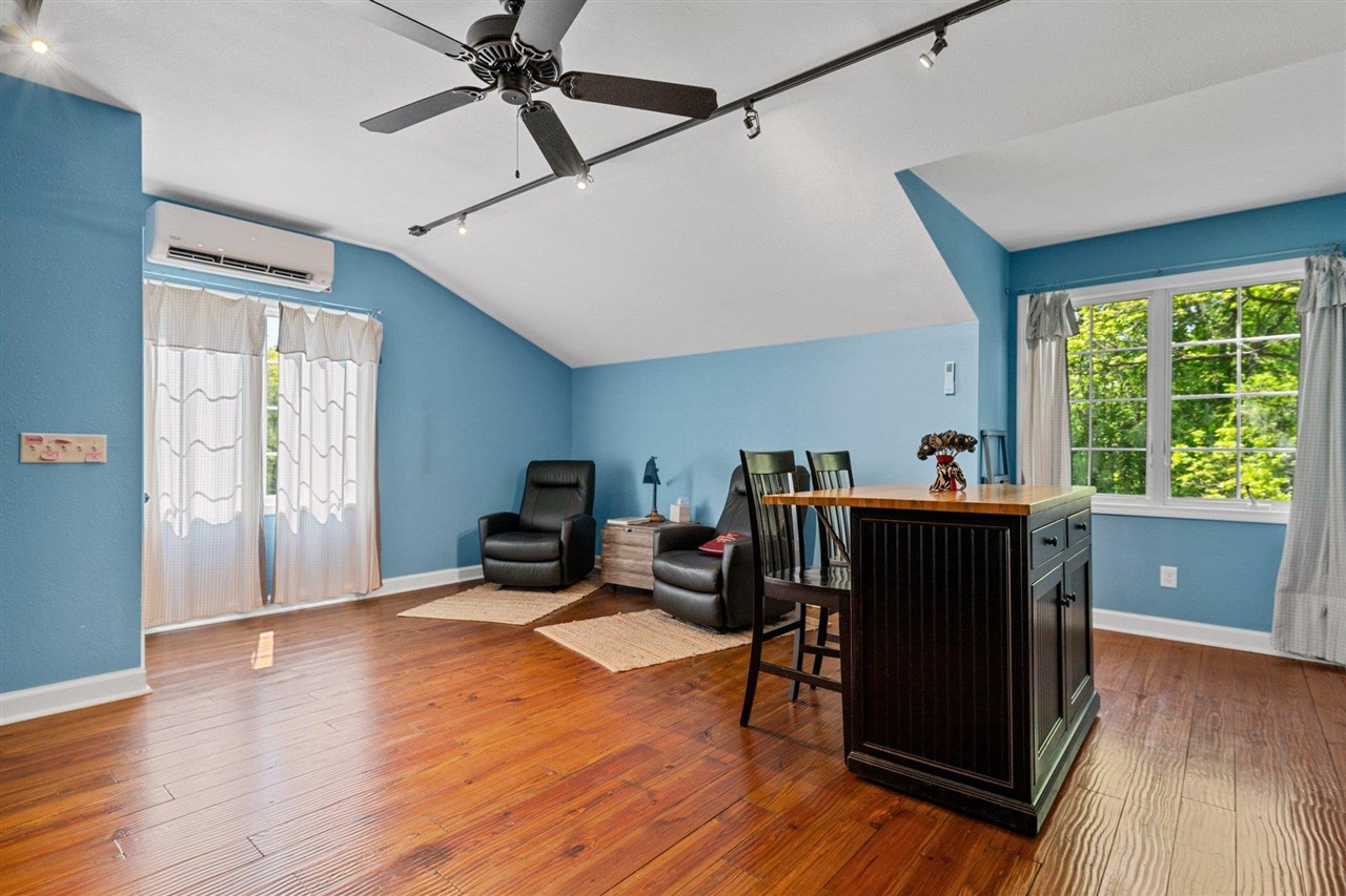 Bowling Green, Kentucky, 42103, United States, 4 Bedrooms Bedrooms, ,5 BathroomsBathrooms,Residential,For Sale,1991633