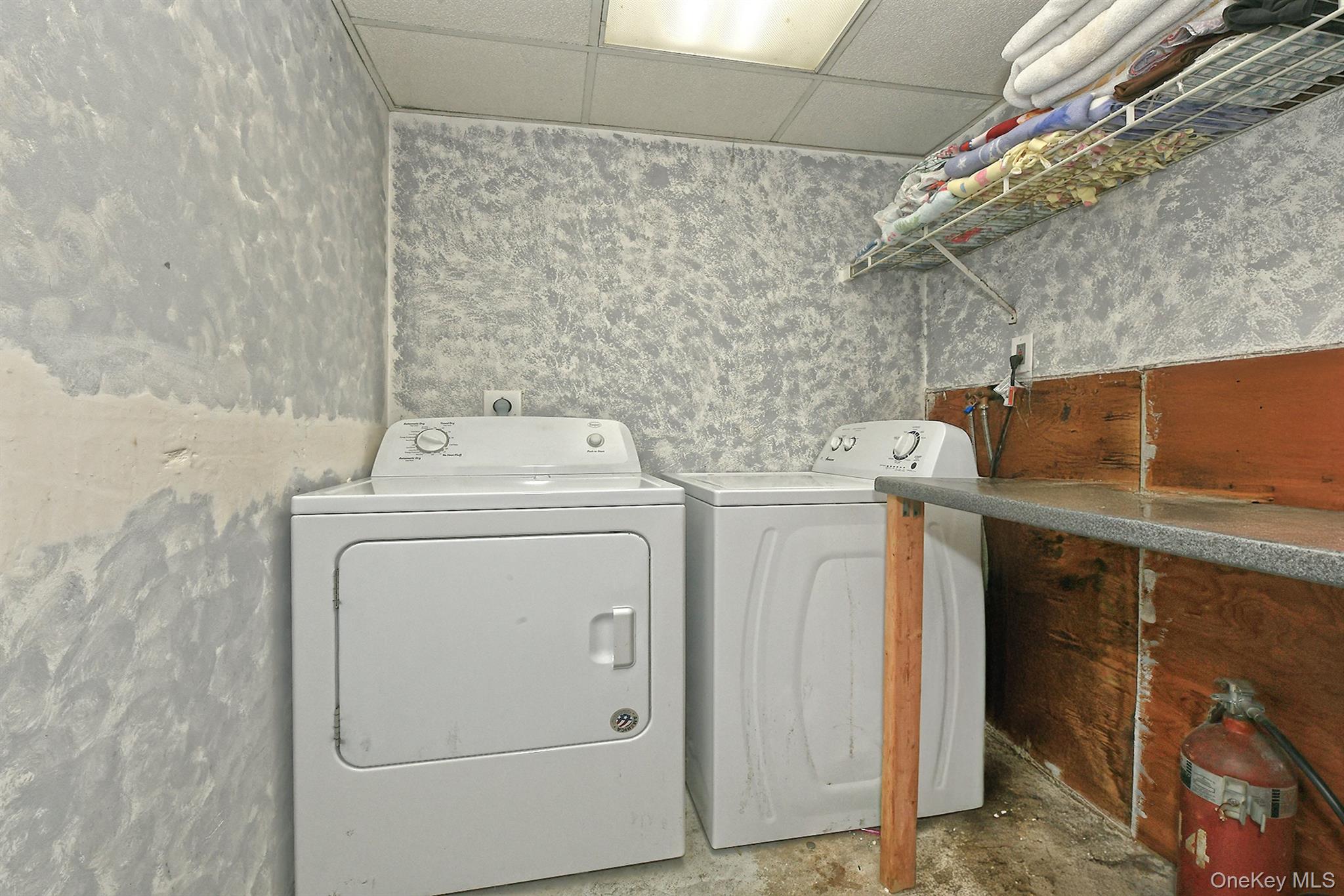 Holtsville, New York, 11742, United States, 3 Bedrooms Bedrooms, ,2 BathroomsBathrooms,Residential,For Sale,1964933