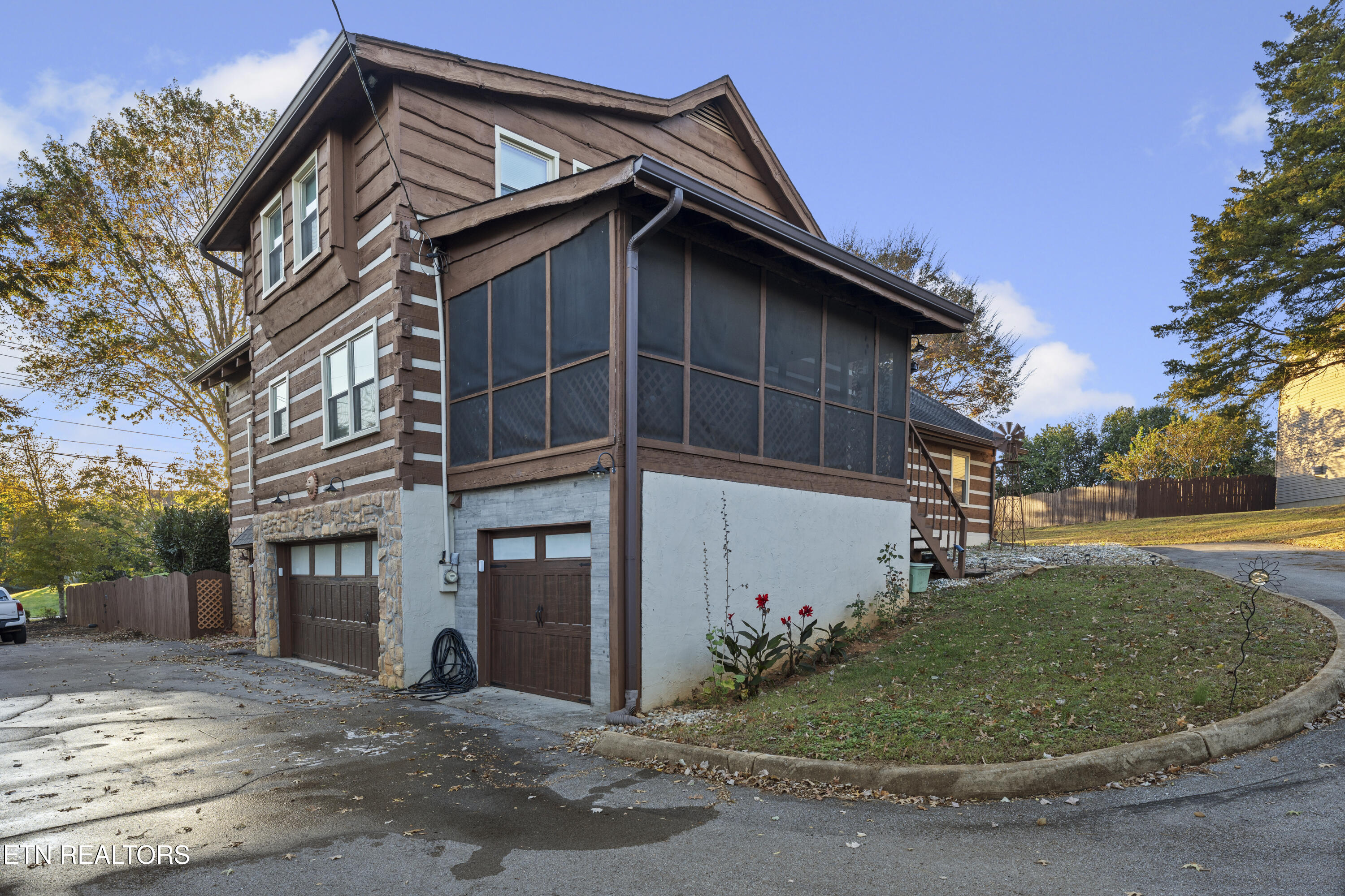 Knoxville, Tennessee, 37922, United States, 4 Bedrooms Bedrooms, ,4 BathroomsBathrooms,Residential,For Sale,1977894