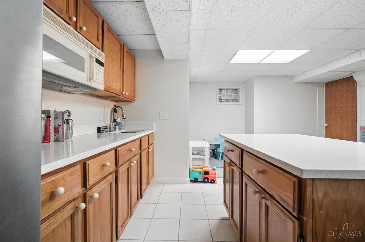 Blue Ash, Ohio, 45241, United States, 4 Bedrooms Bedrooms, ,4 BathroomsBathrooms,Residential,For Sale,1902306