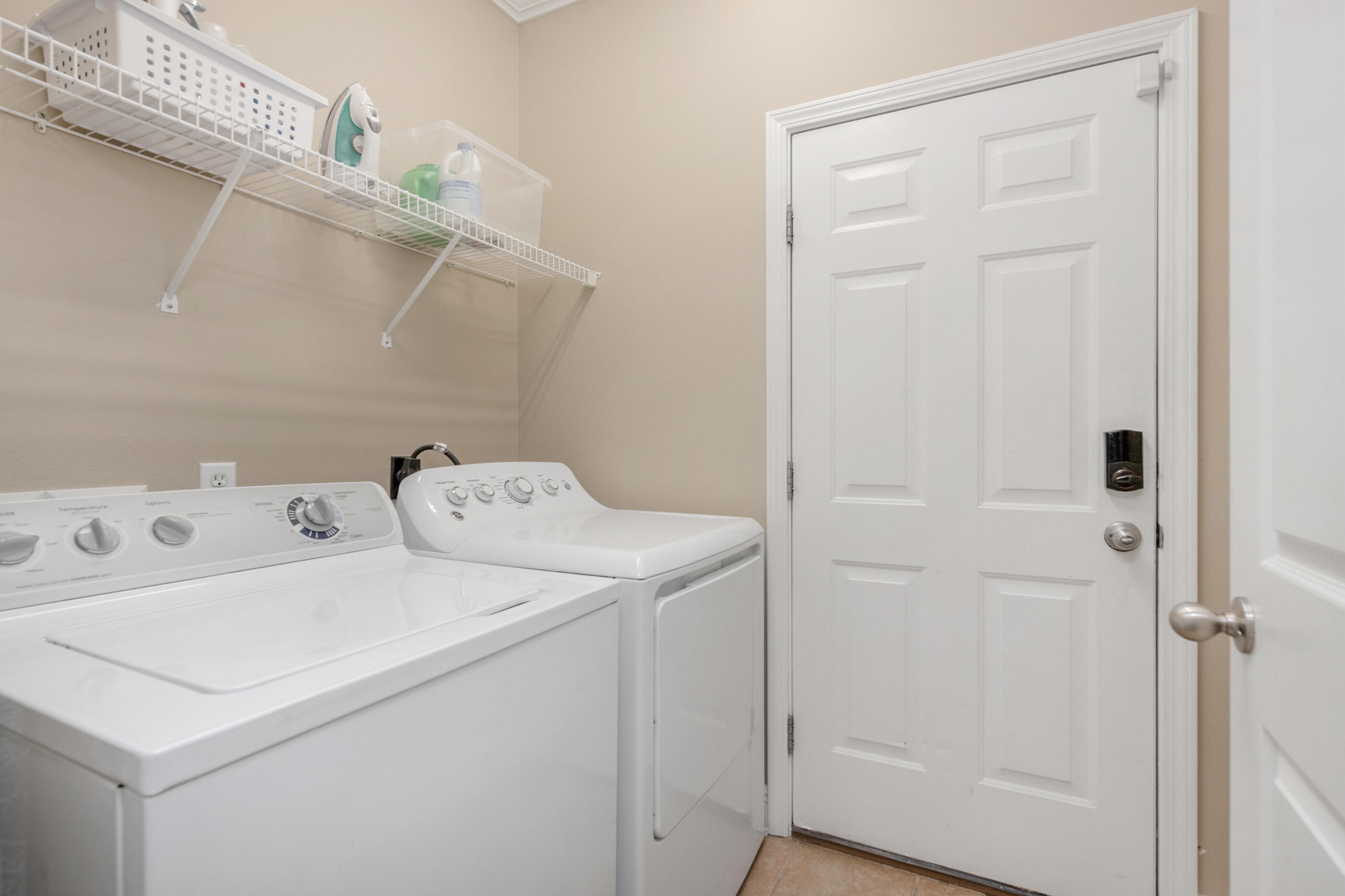 Mary Esther, Florida, 32569, United States, 5 Bedrooms Bedrooms, ,3 BathroomsBathrooms,Residential,For Sale,1940408