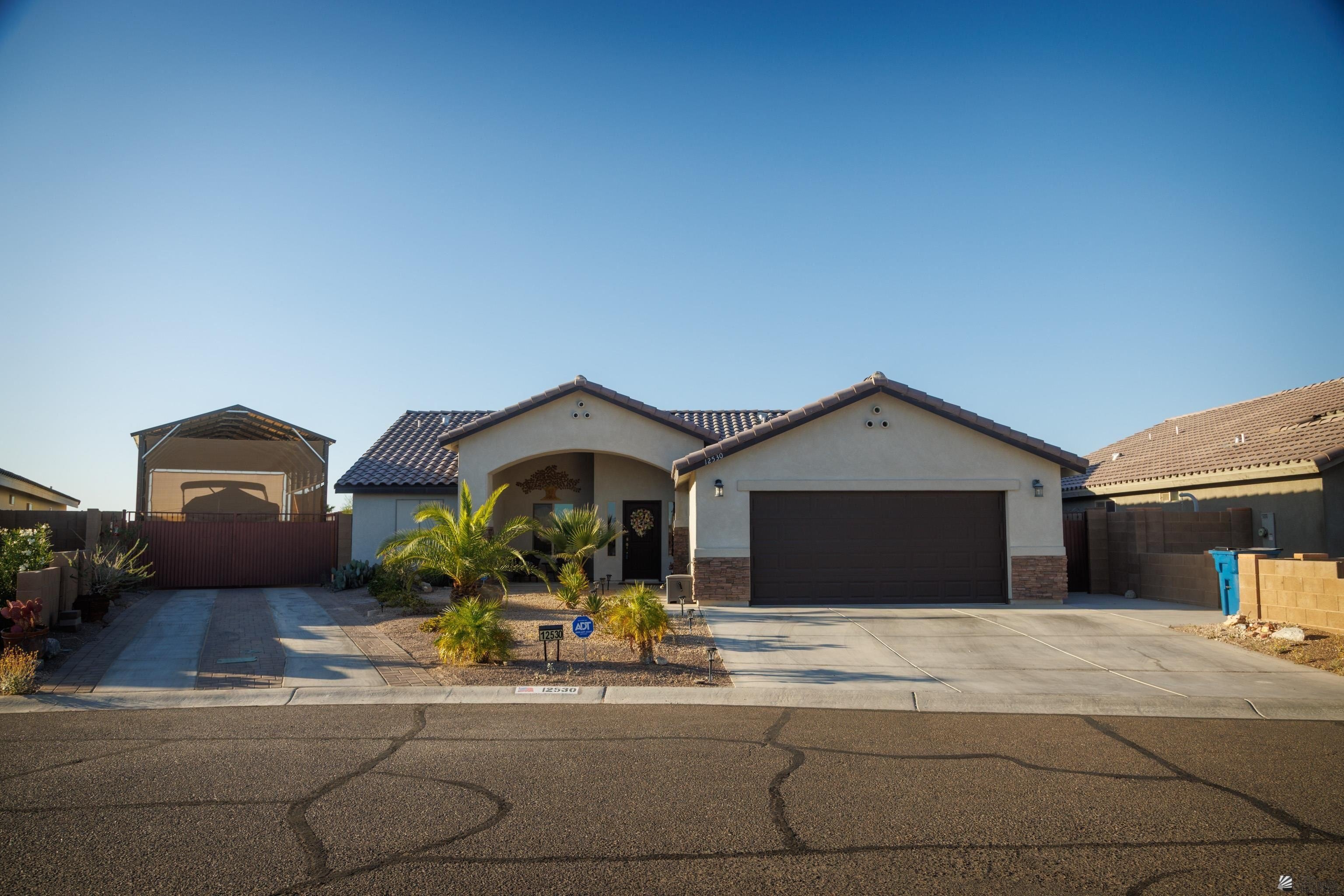 Yuma, Arizona, 85367, United States, 3 Bedrooms Bedrooms, ,1 BathroomBathrooms,Residential,For Sale,2049474