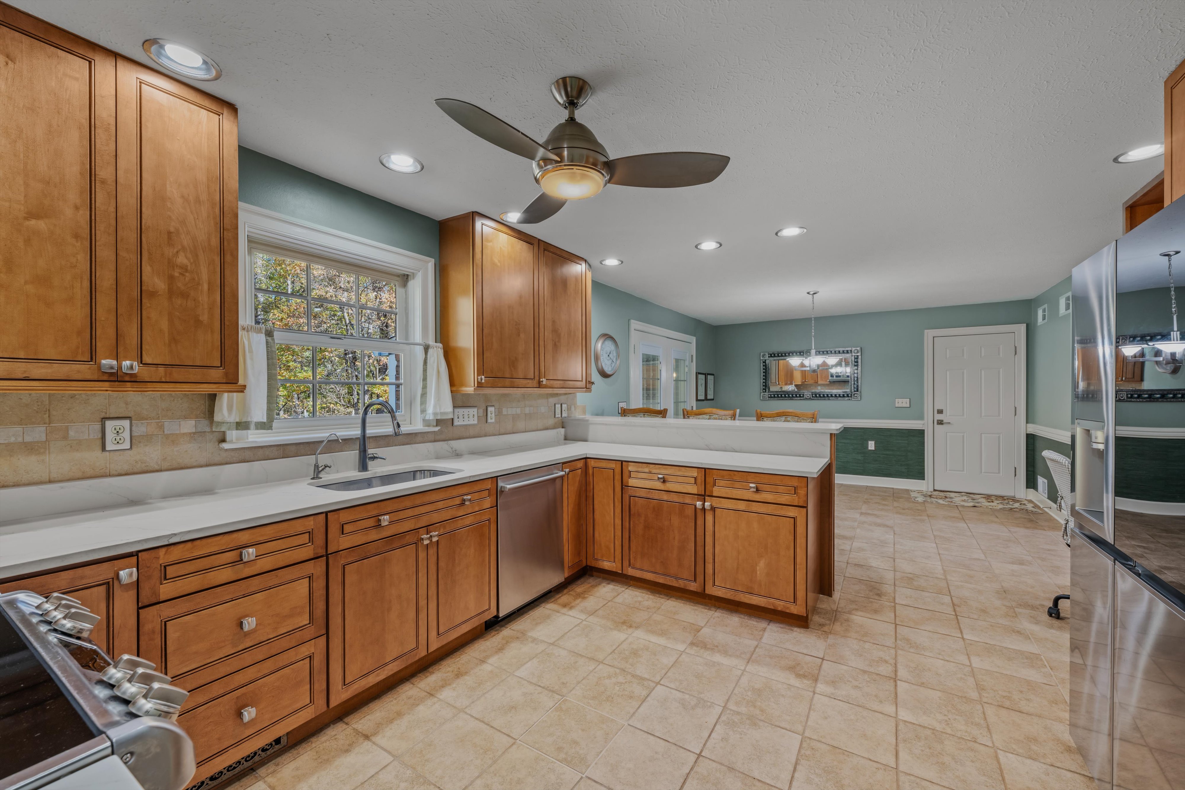 Martinsburg, West Virginia, 25403, United States, 3 Bedrooms Bedrooms, ,Residential,For Sale,1998035