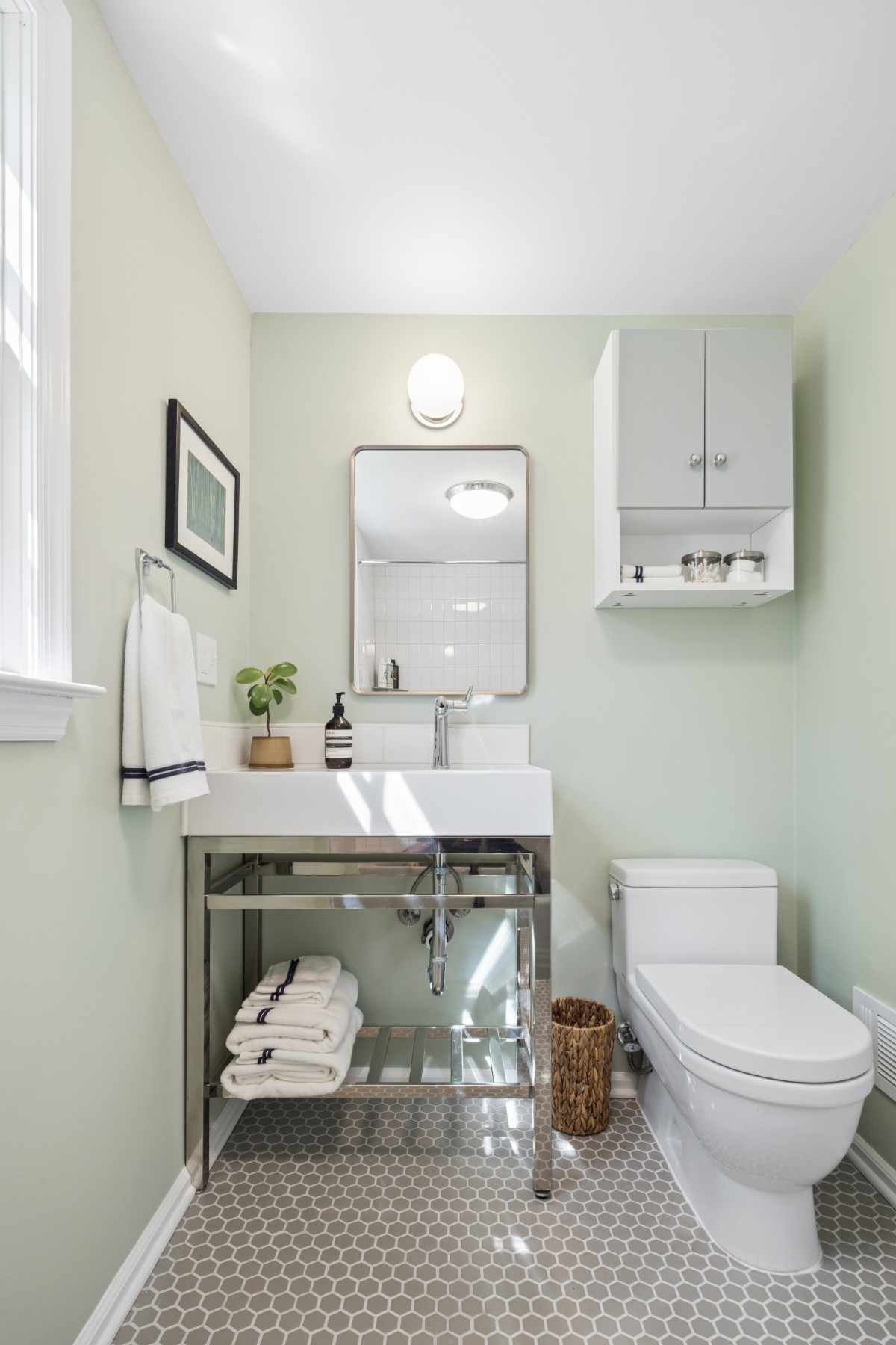  Beautifully Renovated Home with Beautiful Outdoor Setting - 物件實景