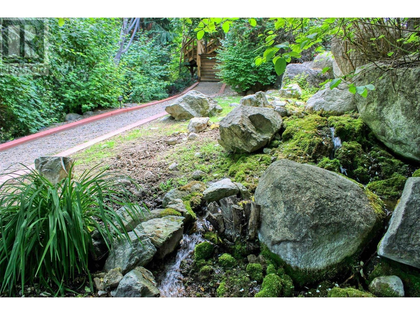 KELOWNA, British Columbia, V1Z 3R8, CA, 3 Bedrooms Bedrooms, ,2 BathroomsBathrooms,Residential,For Sale,1836917