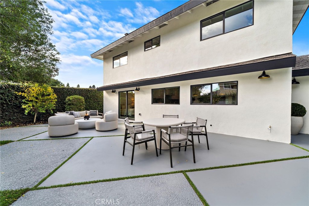 Huntington Beach, California, 92649, United States, 5 Bedrooms Bedrooms, ,4 BathroomsBathrooms,Residential,For Sale,1986485