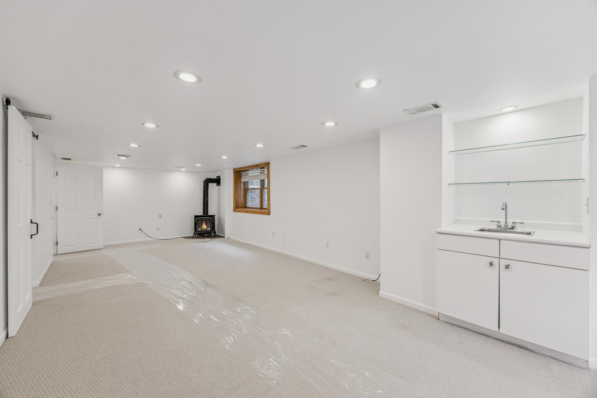 Minneapolis, Minnesota, 55410, United States, 4 Bedrooms Bedrooms, ,1 BathroomBathrooms,Residential,For Sale,1997113