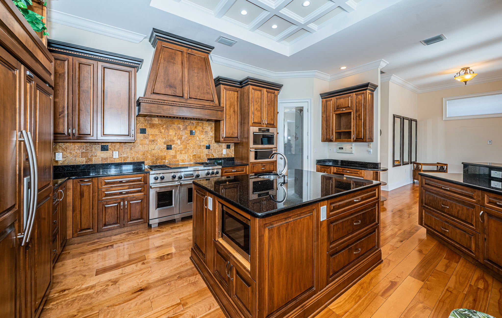 St Petersburg, Florida, 33707, United States, 5 Bedrooms Bedrooms, ,5 BathroomsBathrooms,Residential,For Sale,2006025