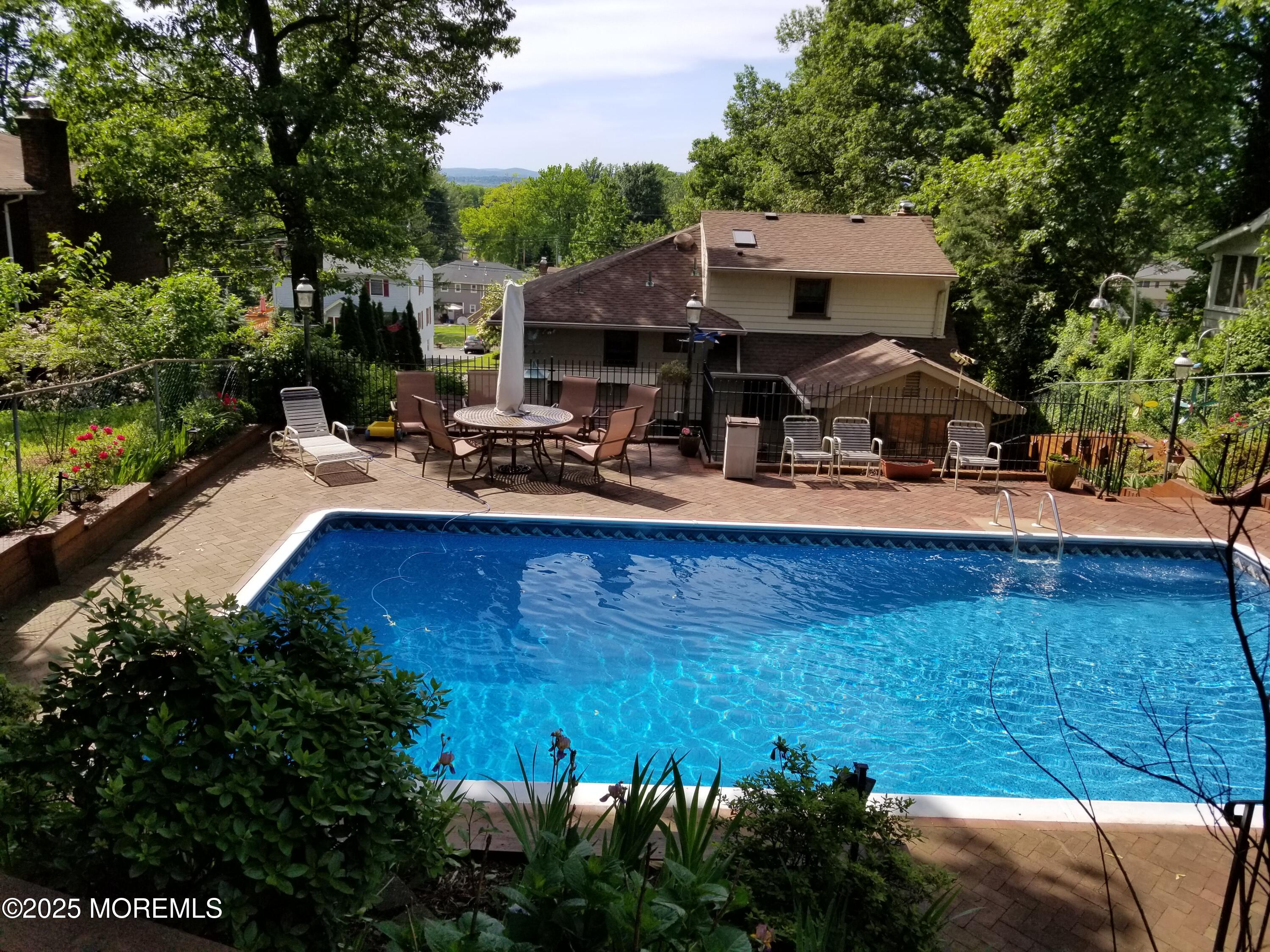 West Caldwell, New Jersey, 07006, United States, 3 Bedrooms Bedrooms, ,3 BathroomsBathrooms,Residential,For Sale,1916305