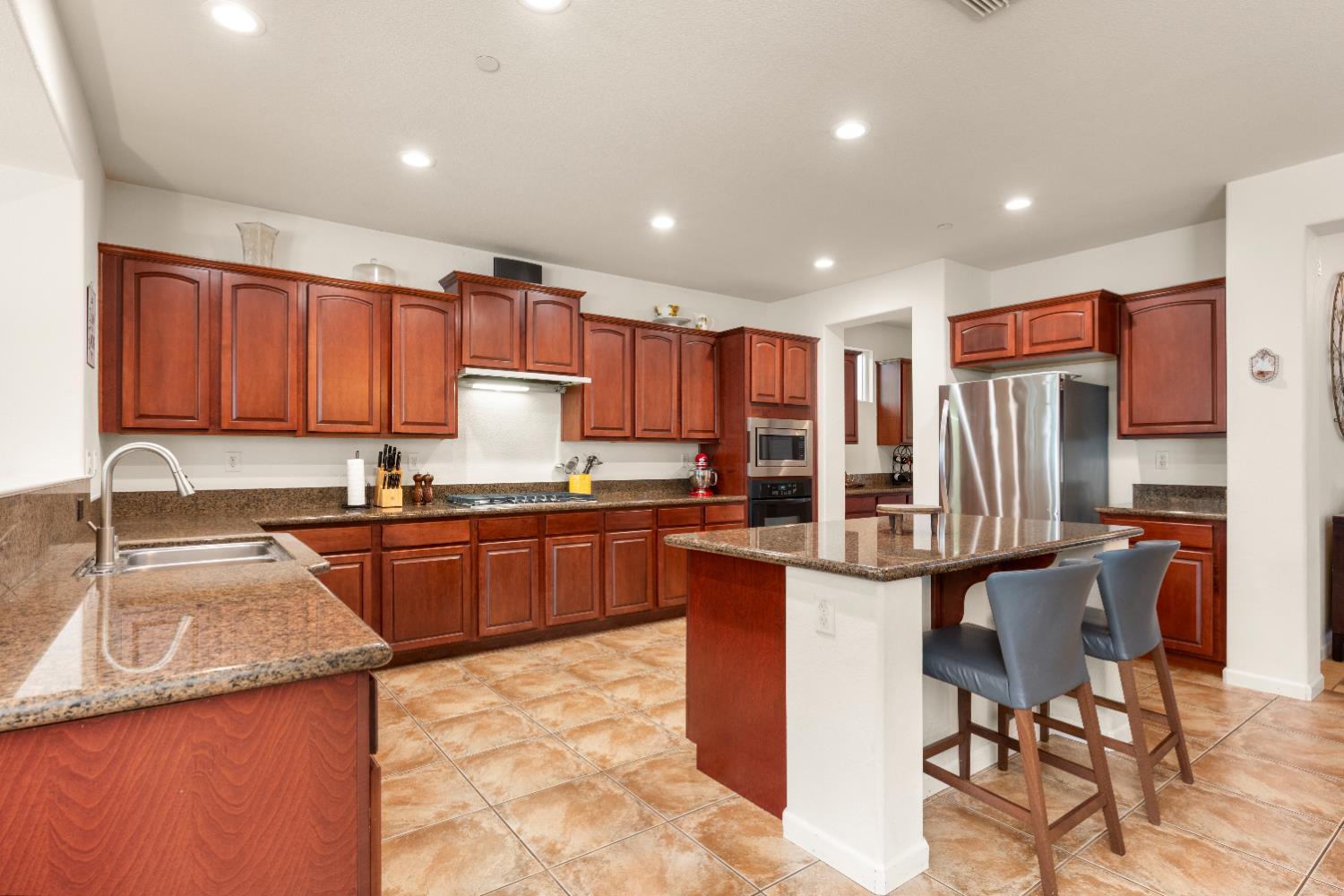 Lincoln, California, 95648, United States, 5 Bedrooms Bedrooms, ,4 BathroomsBathrooms,Residential,For Sale,2035339