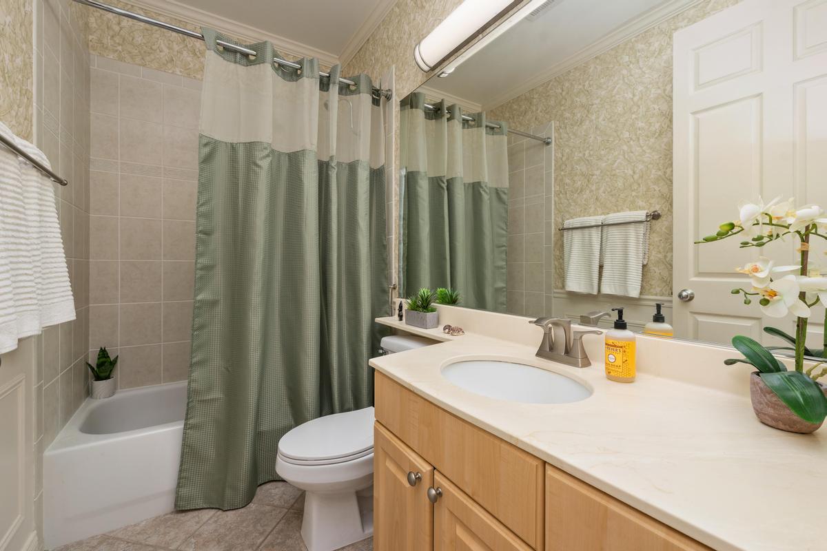 Kailua-Kona, Hawaii, 96740, United States, 2 Bedrooms Bedrooms, ,2 BathroomsBathrooms,Residential,For Sale,1927495