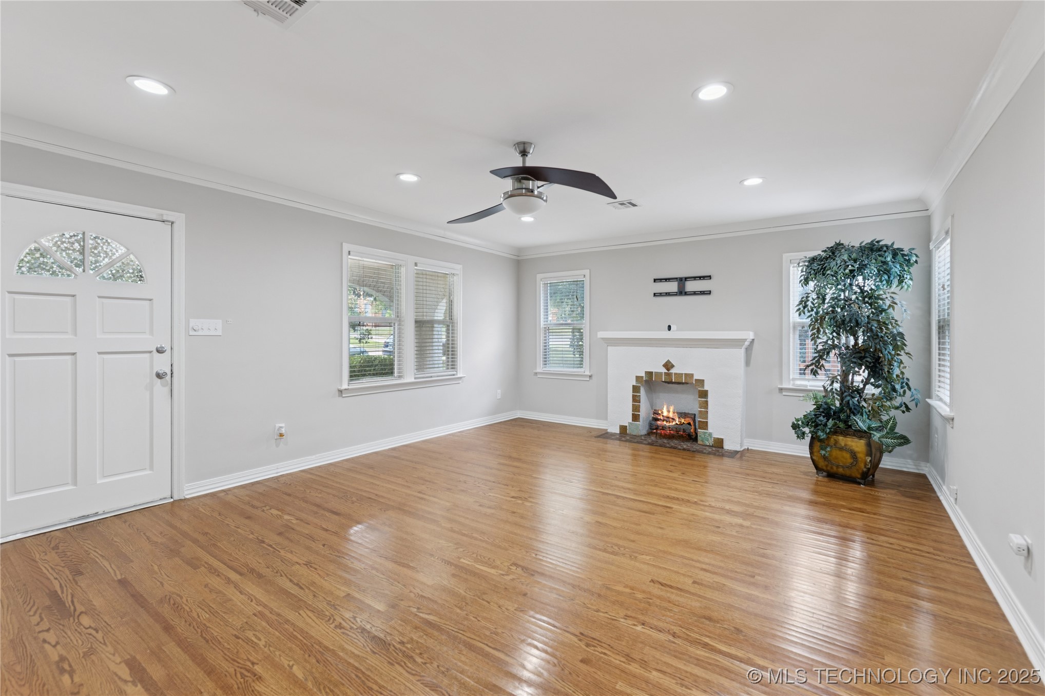 Tulsa, Oklahoma, 74104, United States, 4 Bedrooms Bedrooms, ,3 BathroomsBathrooms,Residential,For Sale,1941702
