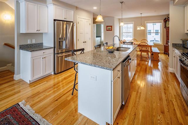 Dover, New Hampshire, 03820, United States, 2 Bedrooms Bedrooms, ,3 BathroomsBathrooms,Residential,For Sale,1913477