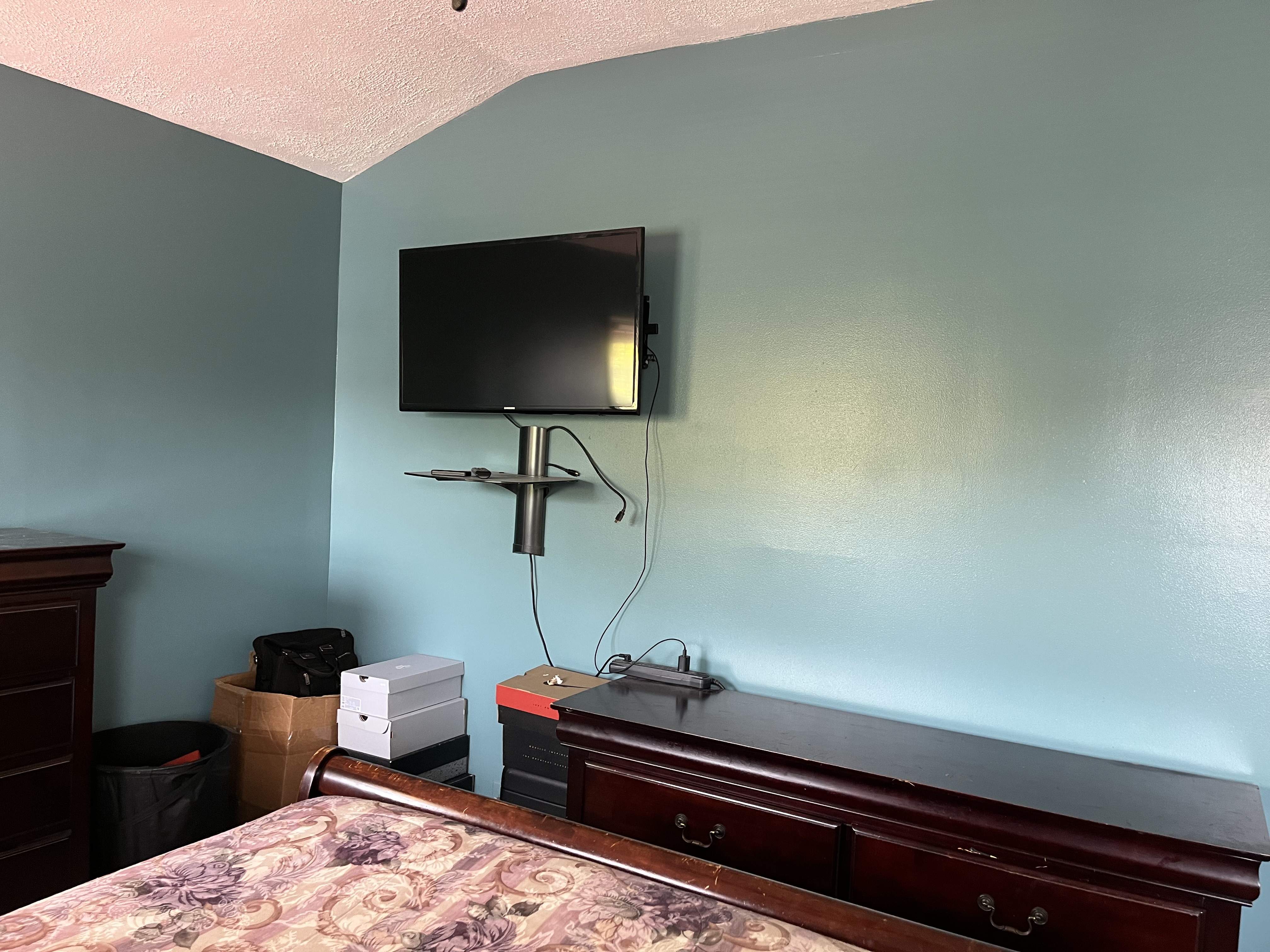North Babylon, New York, 11703, United States, 4 Bedrooms Bedrooms, ,2 BathroomsBathrooms,Residential,For Sale,1866657
