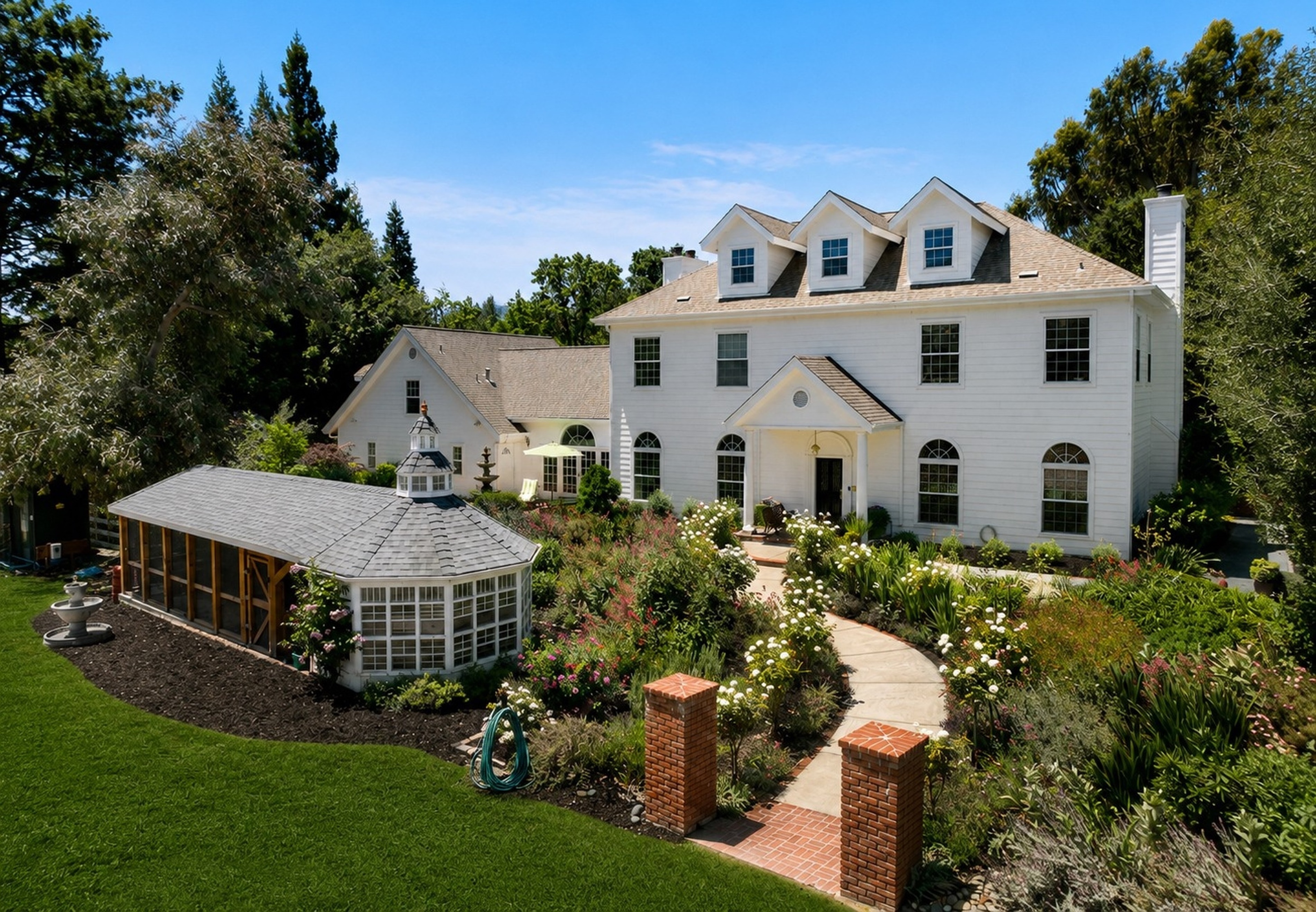  Grand Georgia Colonial Estate with Luxurious Designer Finishes - 物件實景