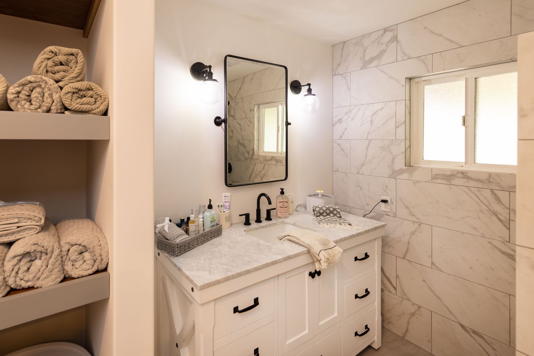  5 Acres Estate Adjacent to the Ojai Valley Inn & Spa  Rustic Bohemian Compound - 物件實景