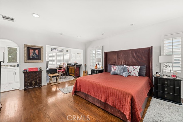 Los Angeles, California, 90064, United States, 6 Bedrooms Bedrooms, ,3 BathroomsBathrooms,Residential,For Sale,1977157