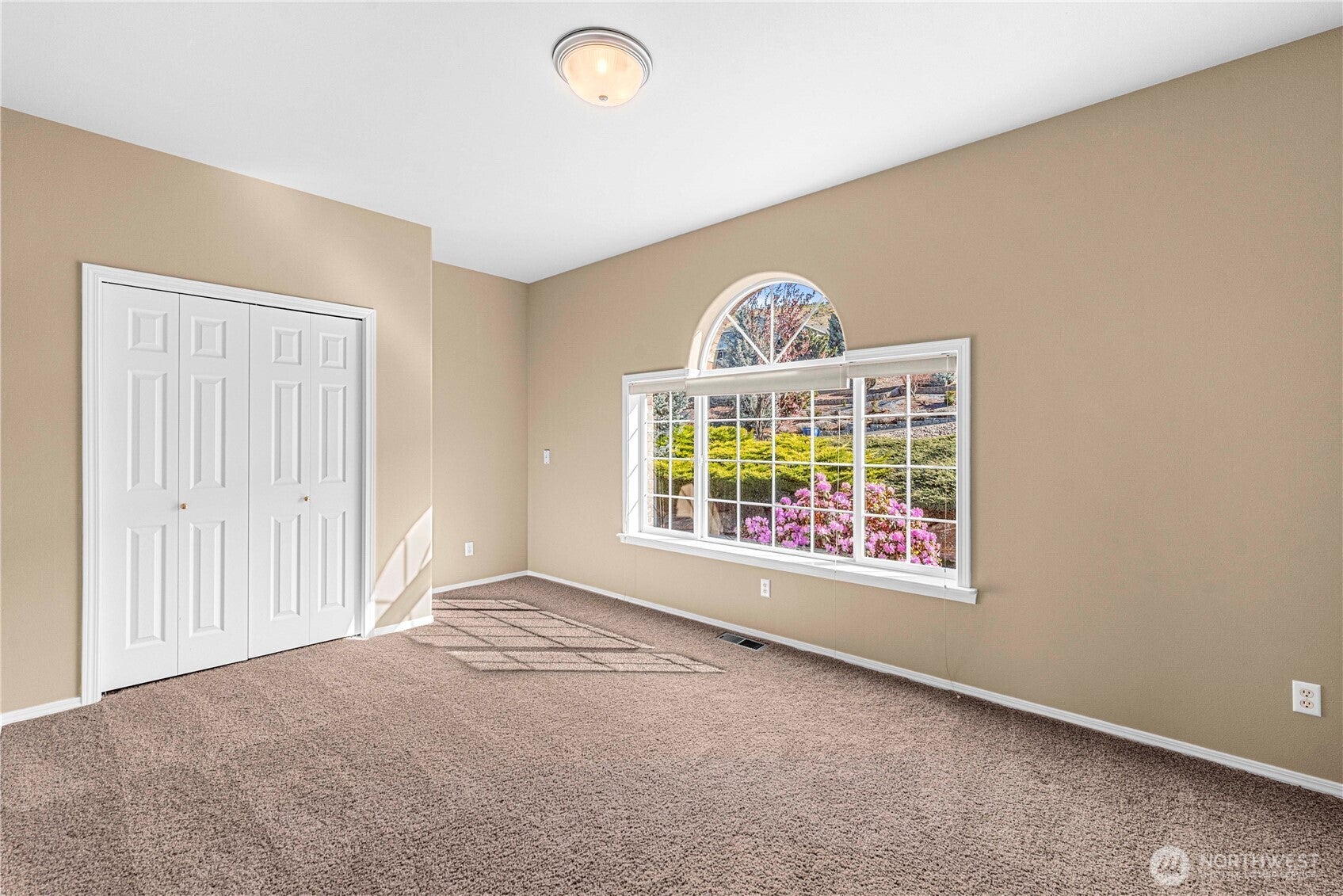 East Wenatchee, Washington, 98802, United States, 4 Bedrooms Bedrooms, ,3 BathroomsBathrooms,Residential,For Sale,1818465