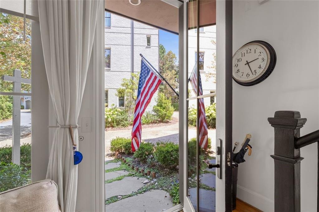 Atlanta, Georgia, 30324, United States, 3 Bedrooms Bedrooms, ,3 BathroomsBathrooms,Residential,For Sale,1948328