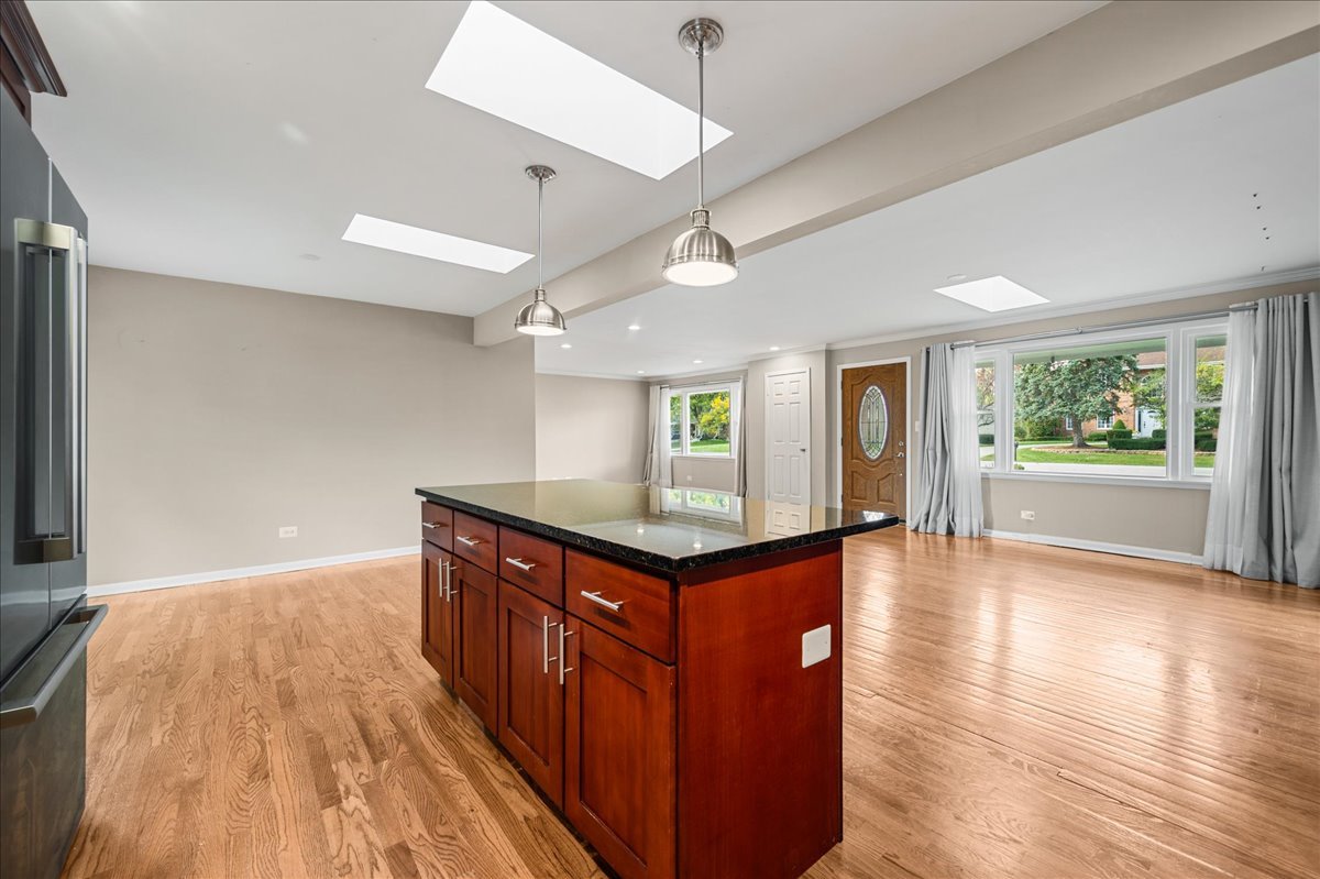 Prospect Heights, Illinois, 60070, United States, 4 Bedrooms Bedrooms, ,2 BathroomsBathrooms,Residential,For Sale,1968626