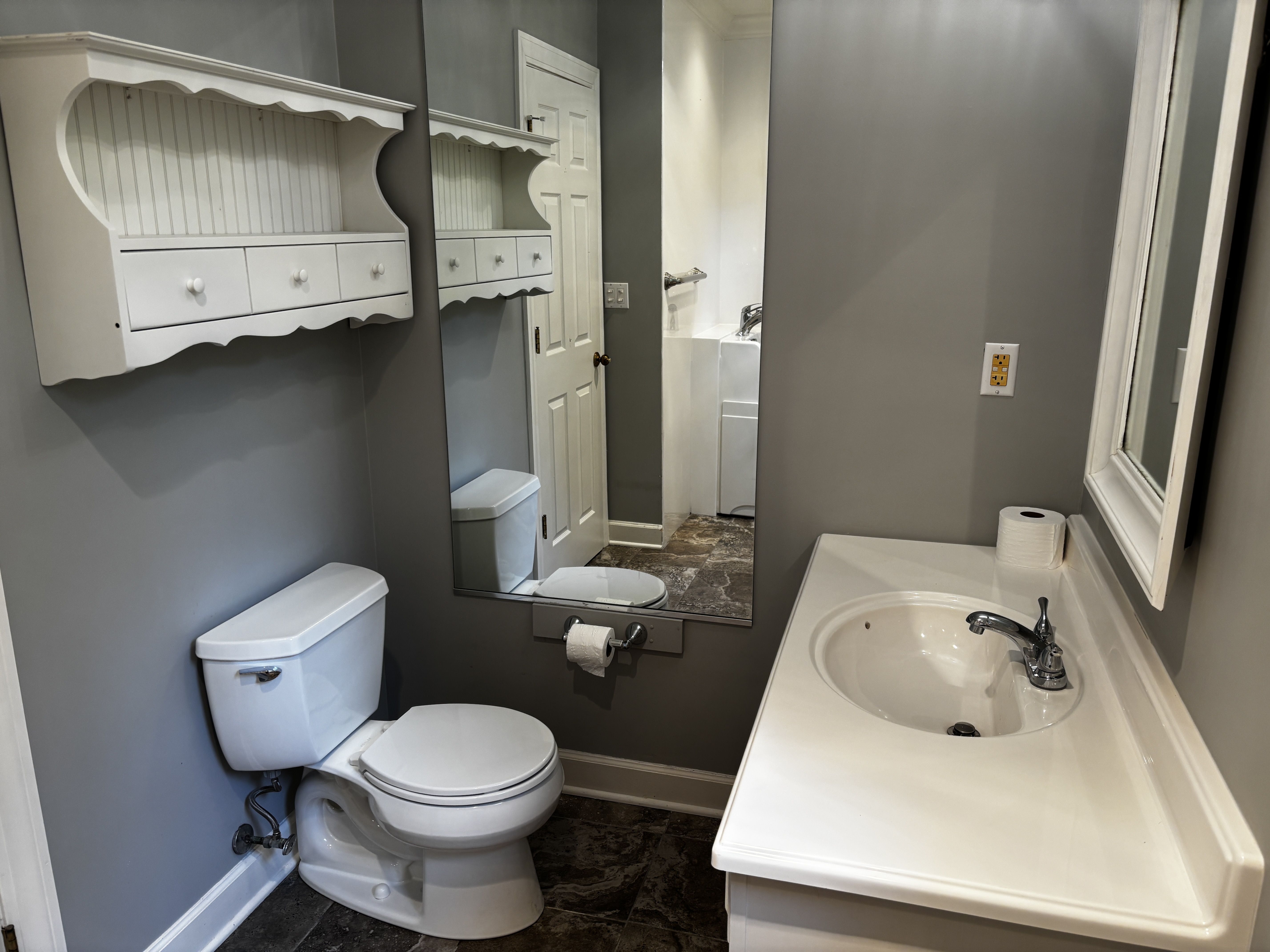Frankfort, Kentucky, 40601, United States, 3 Bedrooms Bedrooms, ,3 BathroomsBathrooms,Residential,For Sale,2049157