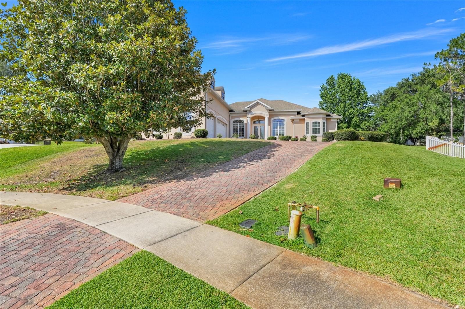 MINNEOLA, Florida, 34715, United States, 4 Bedrooms Bedrooms, ,4 BathroomsBathrooms,Residential,For Sale,1933322