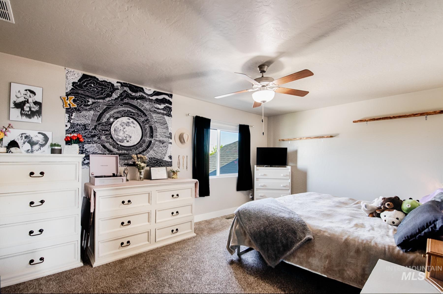 Kuna, Idaho, 83634, United States, 5 Bedrooms Bedrooms, ,4 BathroomsBathrooms,Residential,For Sale,1848716