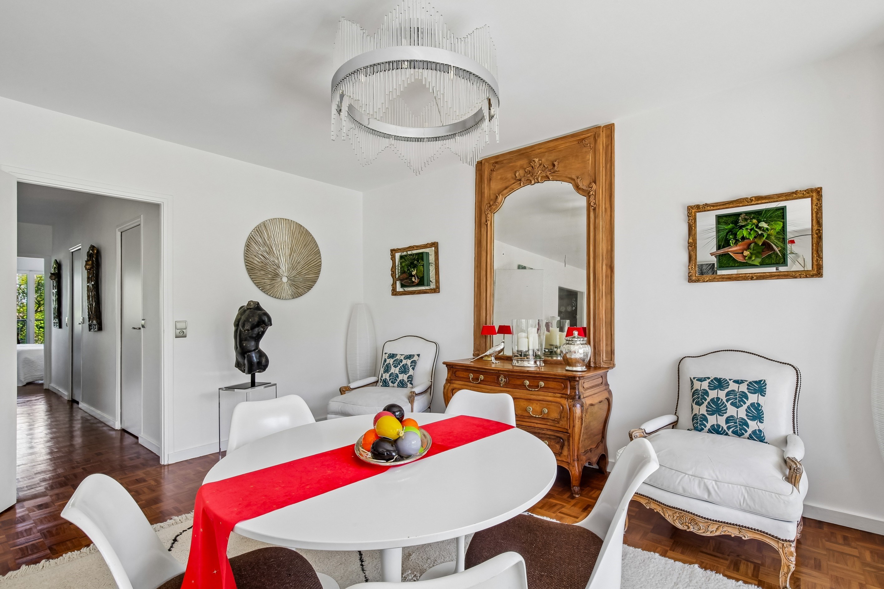  Sun-Filled Apartment with Terrace, Balcony and Open Green Views - 物件實景