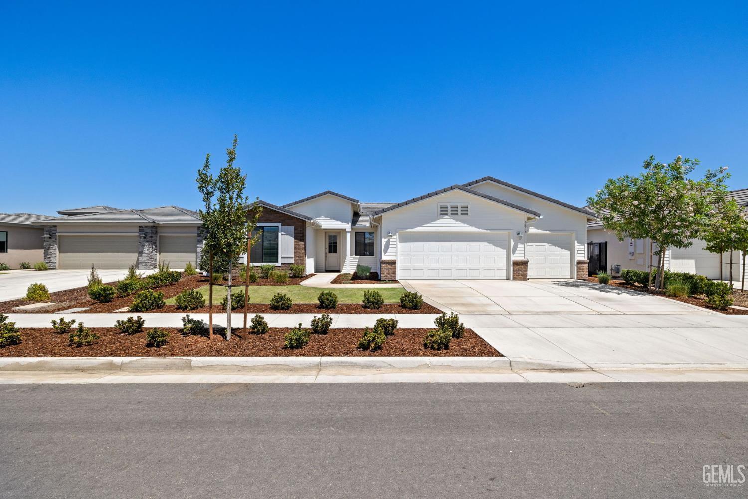 Bakersfield, California, 93311, United States, 5 Bedrooms Bedrooms, ,3 BathroomsBathrooms,Residential,For Sale,1908914