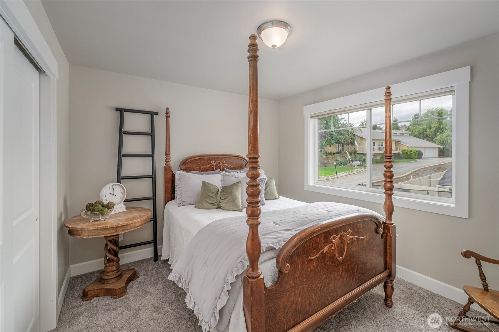 Wenatchee, Washington, 98801, United States, 3 Bedrooms Bedrooms, ,3 BathroomsBathrooms,Residential,For Sale,1911127