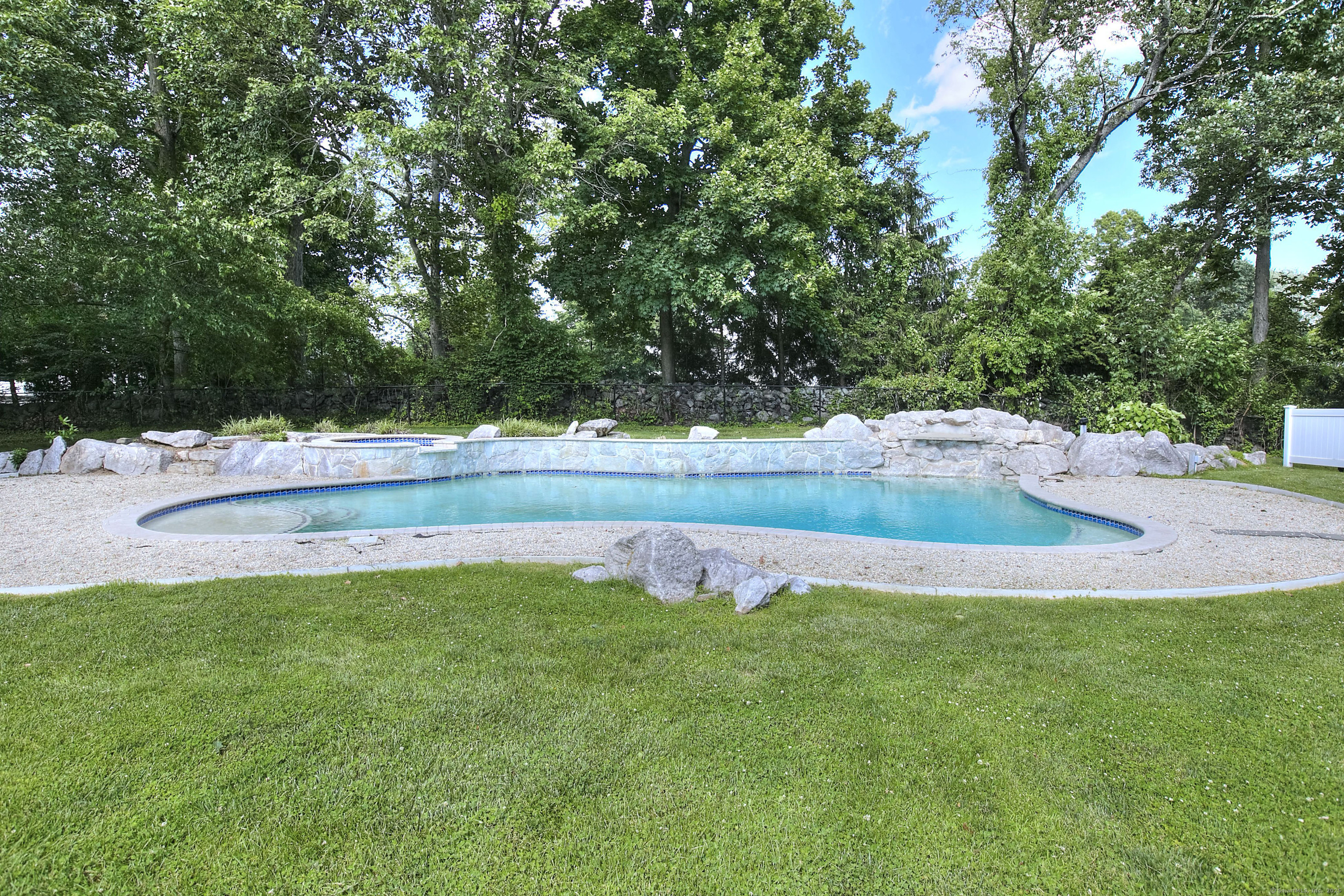 Westport, Connecticut, 06880, United States, 5 Bedrooms Bedrooms, ,7 BathroomsBathrooms,Residential,For Sale,1906328