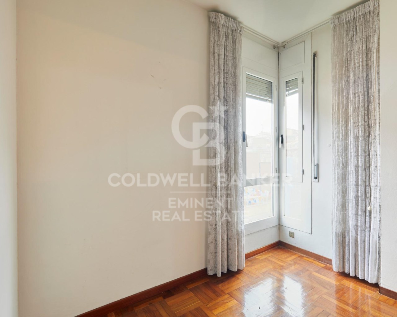 Barcelona, Catalonia, ES, 4 Bedrooms Bedrooms, ,2 BathroomsBathrooms,Residential,For Sale,1838082