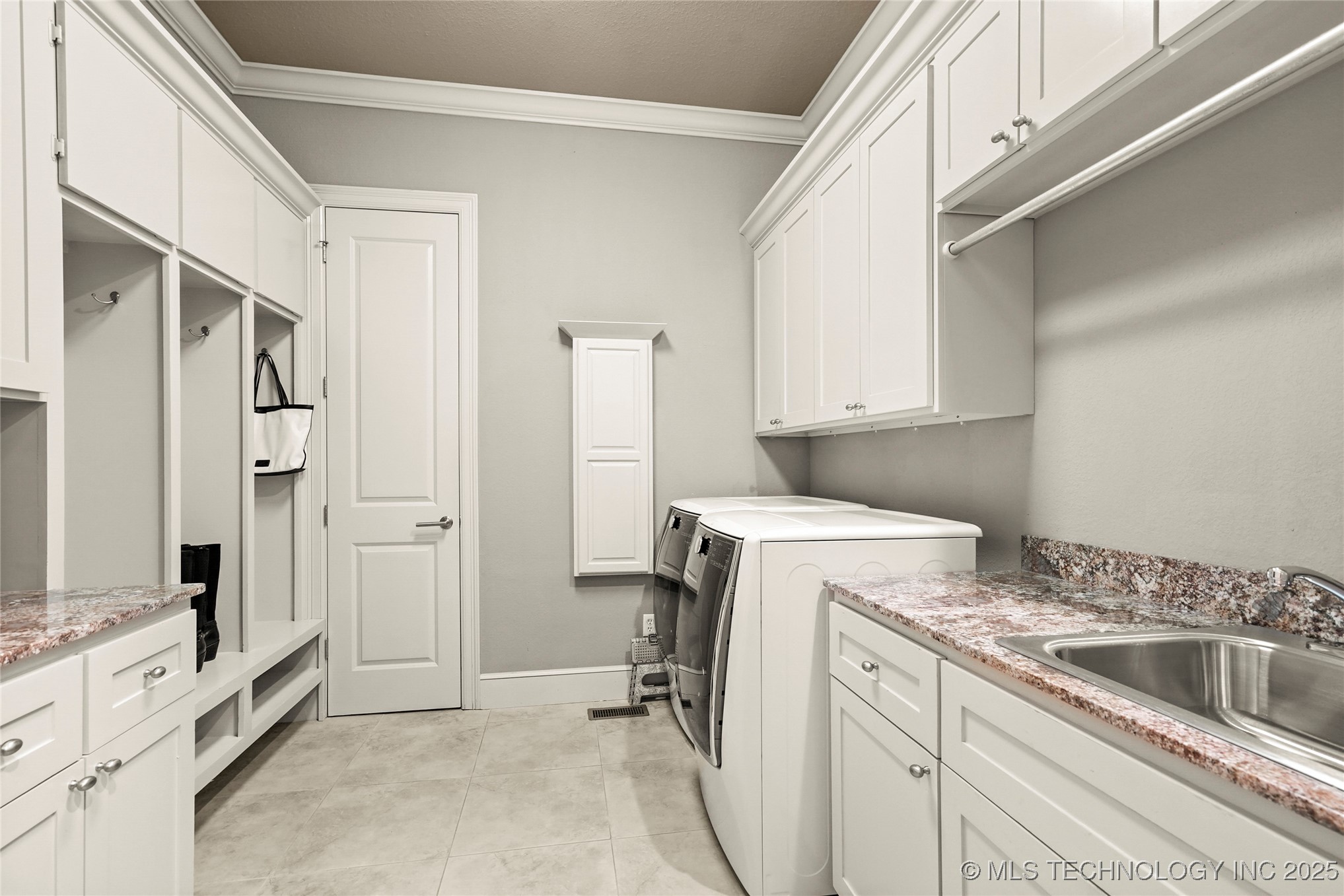 Tulsa, Oklahoma, 74137, United States, 5 Bedrooms Bedrooms, ,5 BathroomsBathrooms,Residential,For Sale,1990316