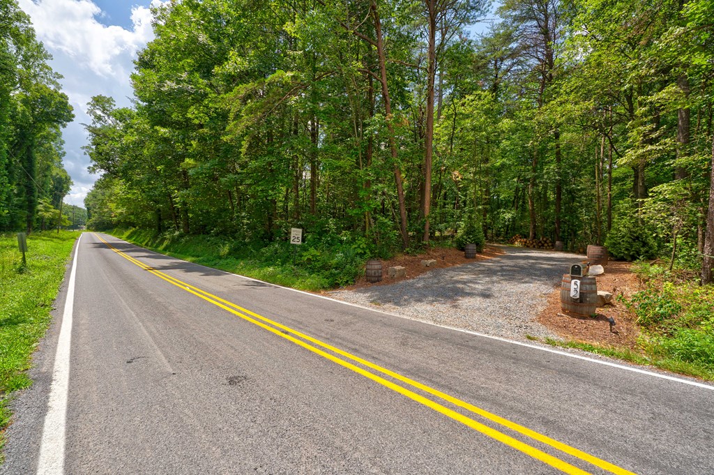 Ellijay, Georgia, 30536, United States, 4 Bedrooms Bedrooms, ,2 BathroomsBathrooms,Residential,For Sale,2015315